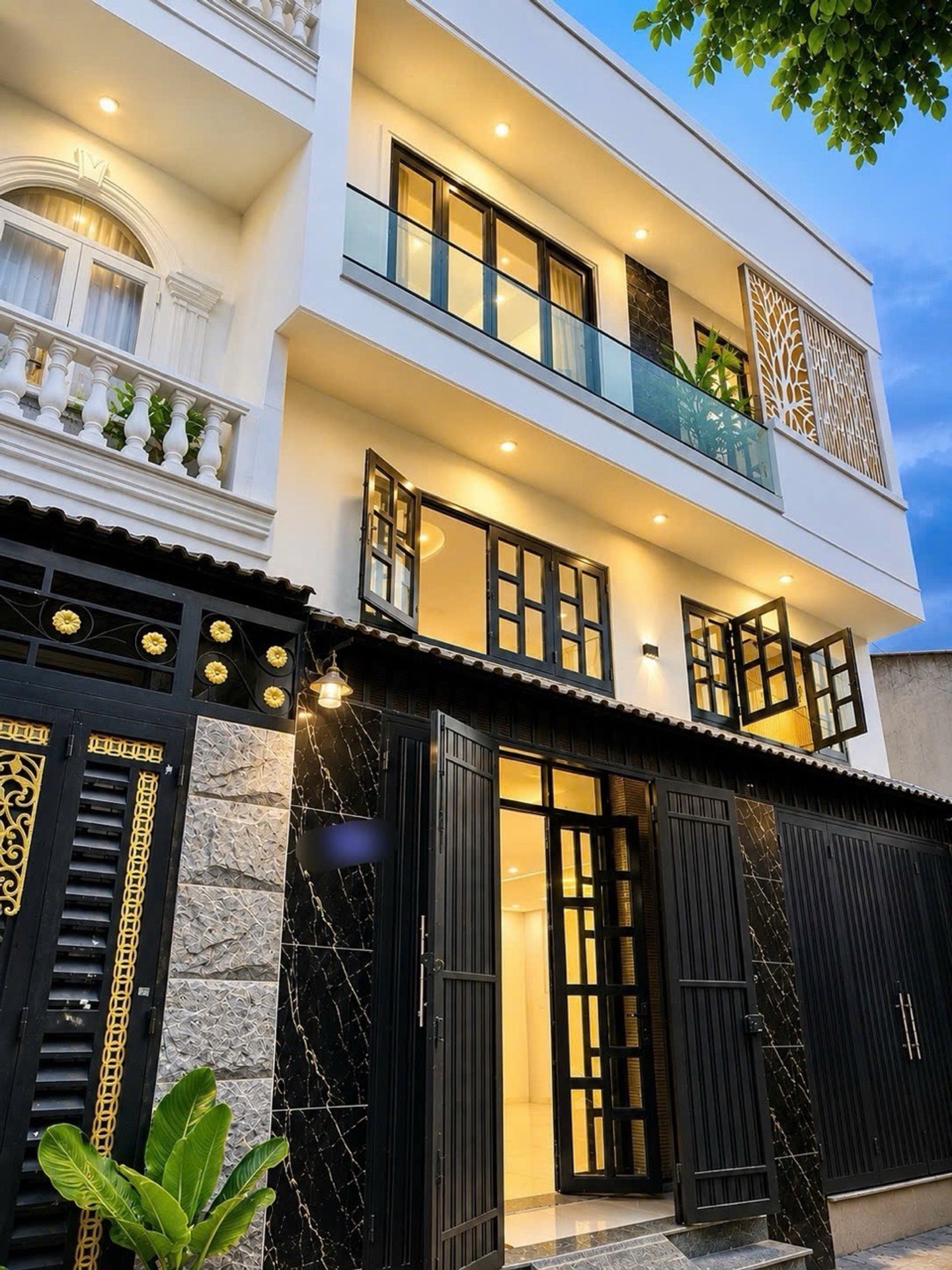 Biệt thự phố hiện đại 3 tầng với mặt tiền rộng gần trung tâm Bình Tân
