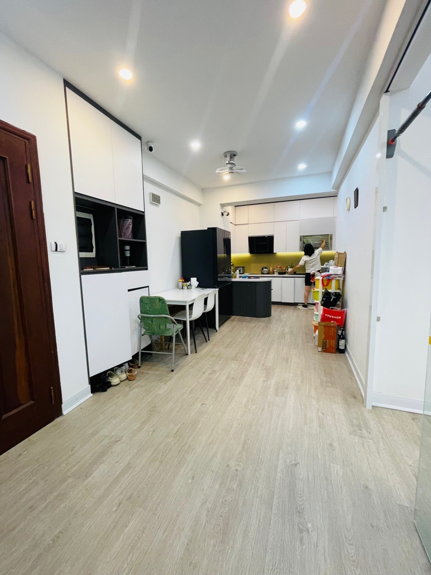 Bán căn hộ 3 ngủ chung cư Hacom -Lạc Long Quân, Tây Hồ - cạnh trường THCS Xuân la