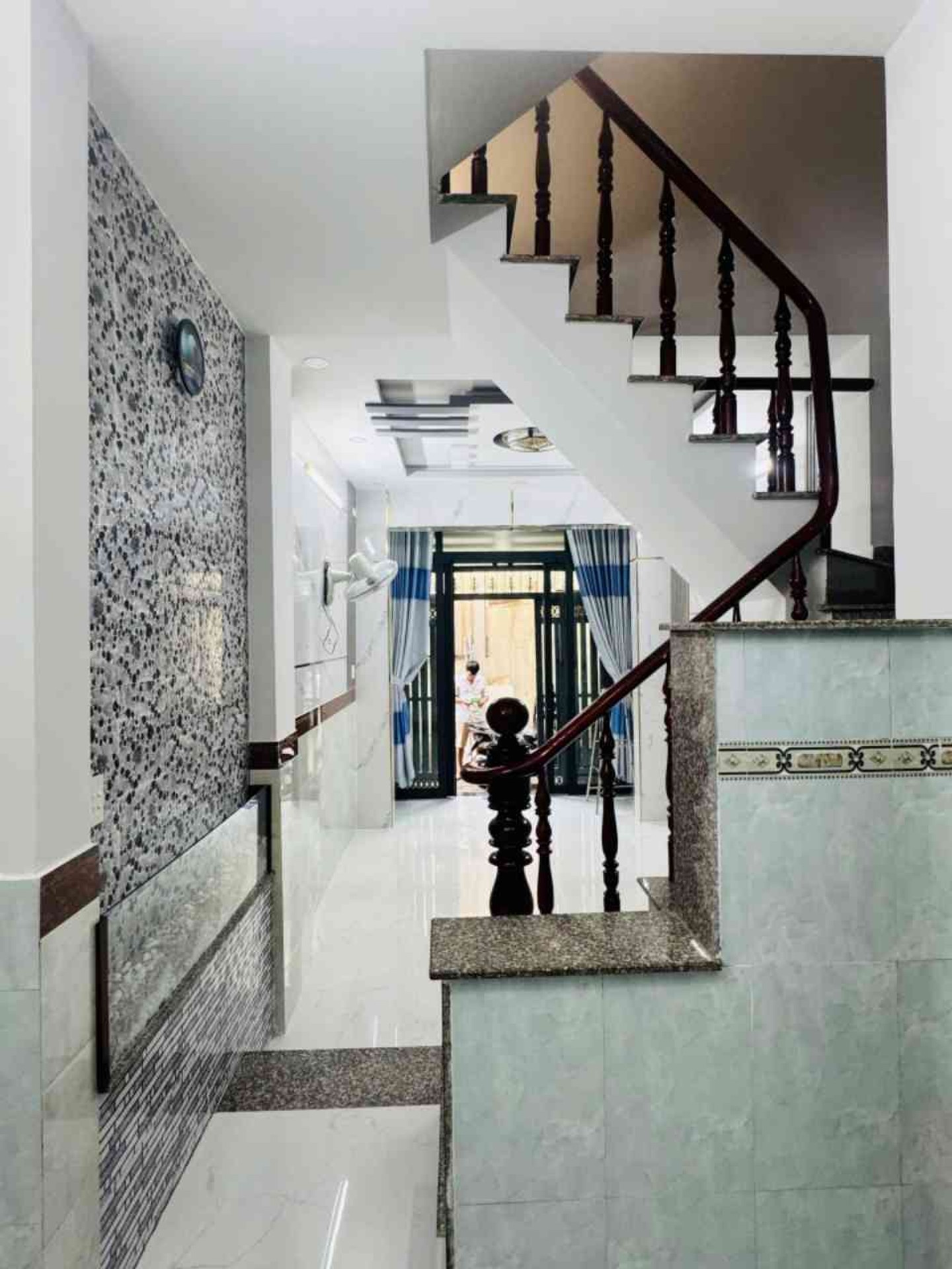 🌹NHÀ ĐẸP MỚI TINH – GIÁ CHỈ 2 TỶ 450 TRIỆU!Diện tích: Đẹp chuẩn 3.5m x 9.5m.