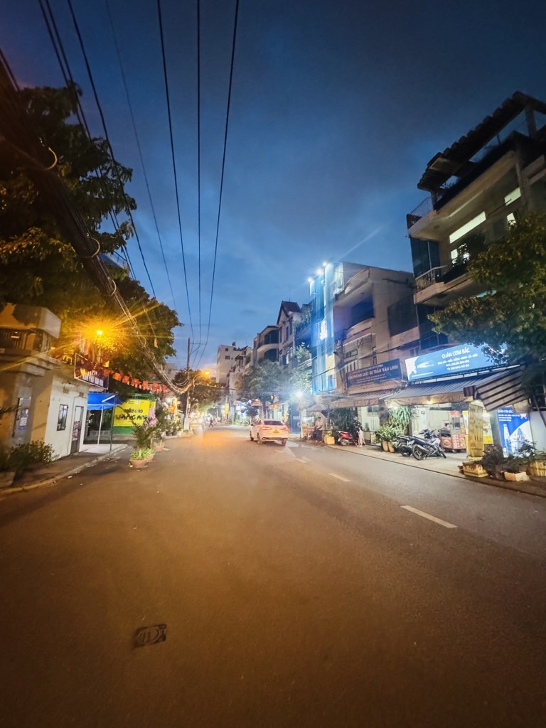 Nhà mặt phố 4 tầng 5PN tại K300 giá 23,5 tỷ còn thương lượng
