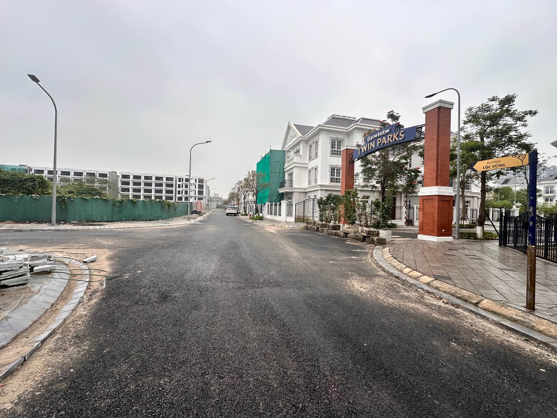 Bán biệt thự liền kề tại Nguyễn Mậu Tài lô góc, 5 tầng, 115m2, giá tiềm năng