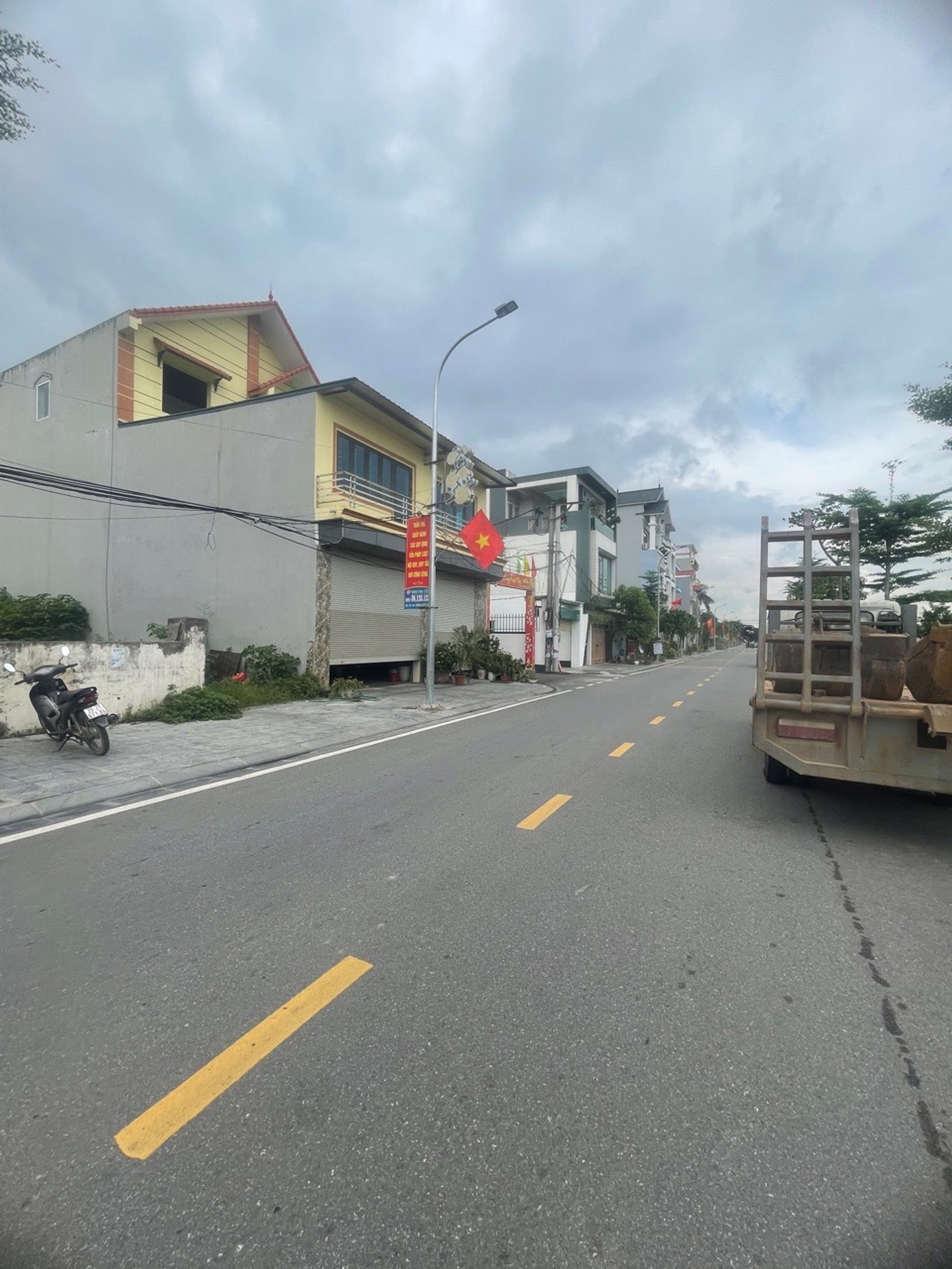 Bán đất 200m2, 2 mặt thoáng, xe ô tô đi lại thoải mái tại Phúc Thịnh