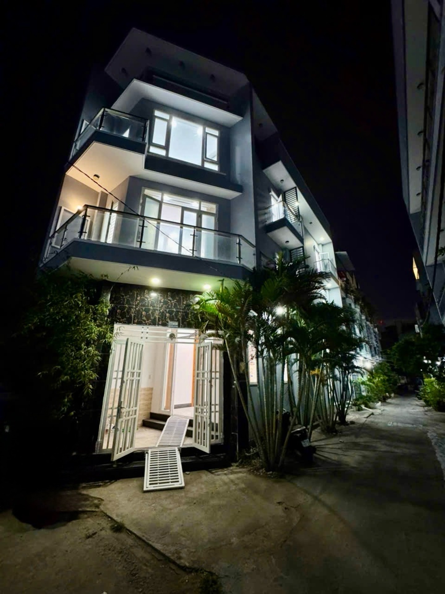 Hàng đạt chuẩn
✨ NHÀ 3 TẦNG 53M2 SIÊU ĐẸP LÔ GÓC THOÁNG MÁT KHÔNG LỘ GIỚI - MỄ CỐC - NHỈNH 6Đ