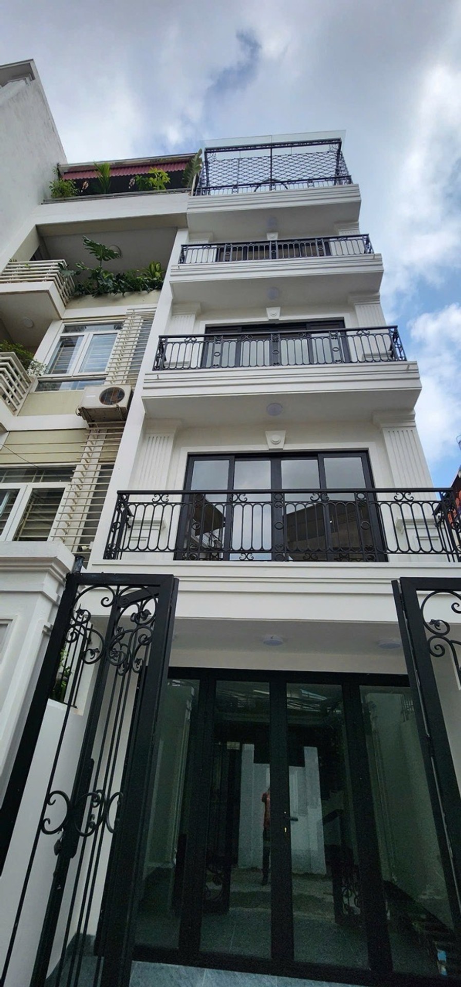 BÁN NHÀ BỒ ĐỀ 71M2- 5 TẦNG THANG MÁY - Ô TÔ TRÁNH - 20.9 TỶ