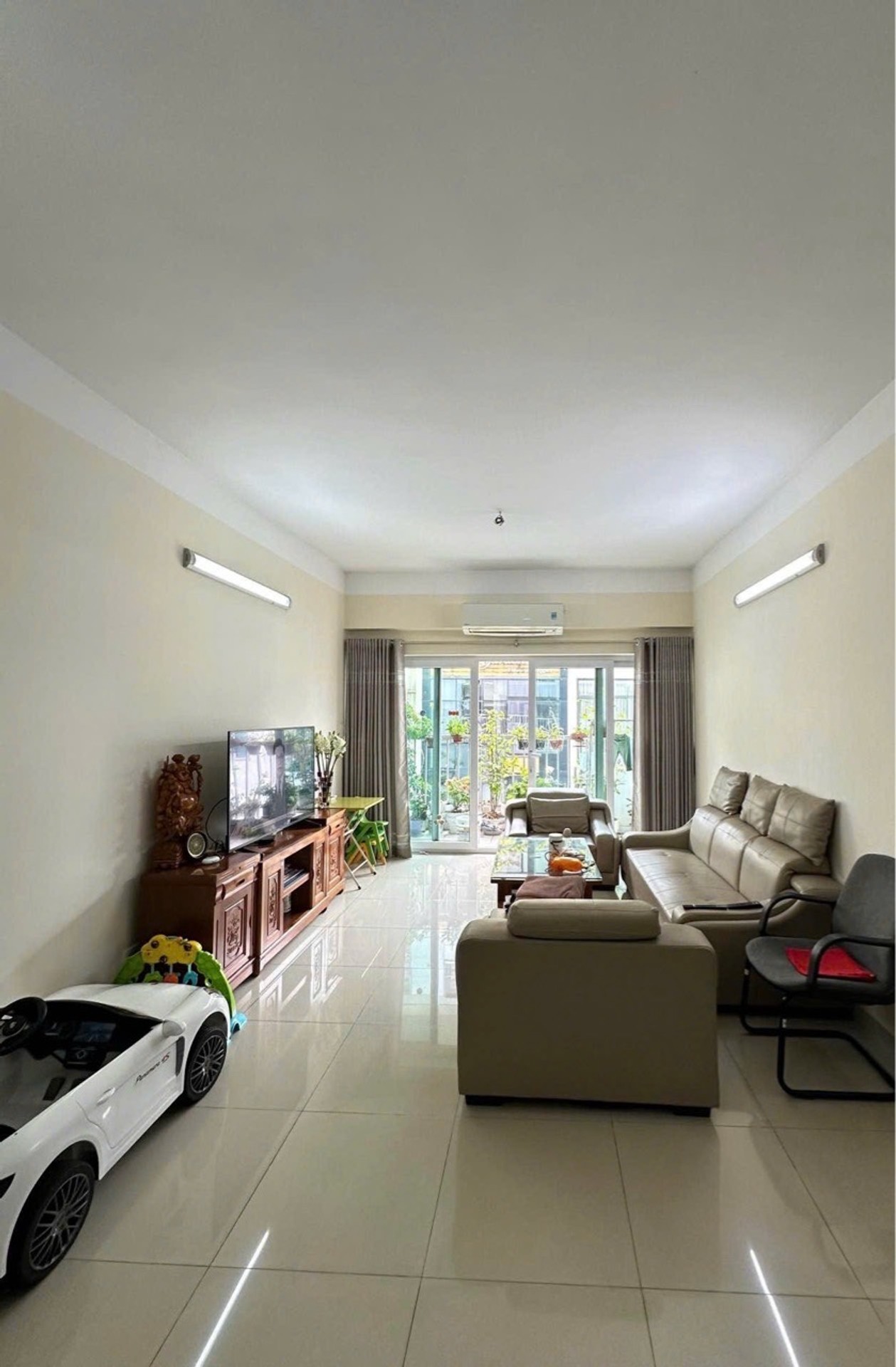Bán Căn hộ 145m2 Chung cư Lạc Long Quân - gần Khu liên cơ, UBND Phường Tây Hồ - Giá 13 tỷ
