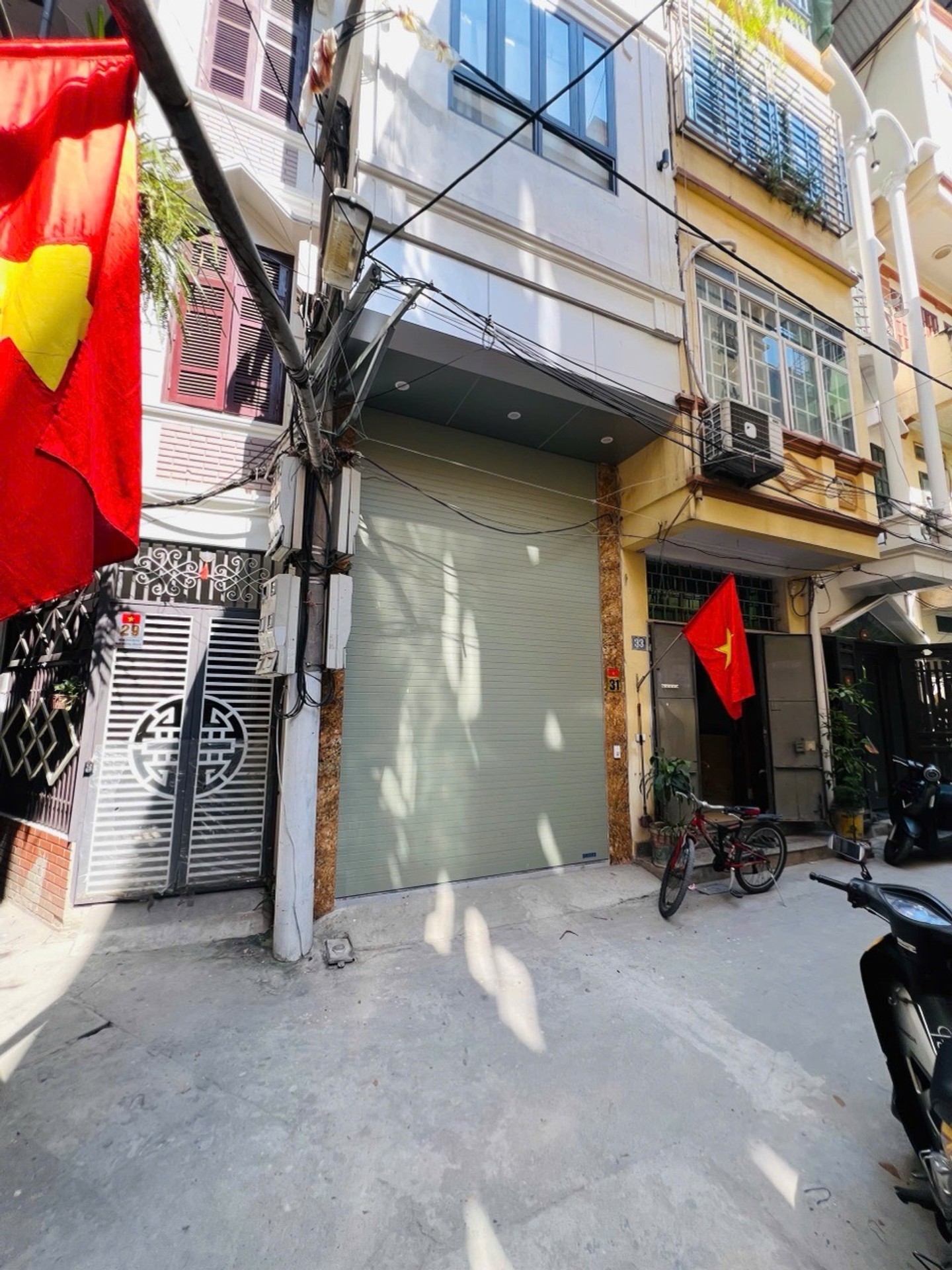 Bán nhà 6 tầng phân lô ô tô vào nhà ở Vũ Tông Phan 40 m2 xây 6 tầng giá chỉ 8,9 tỷ. Lh 0978956815