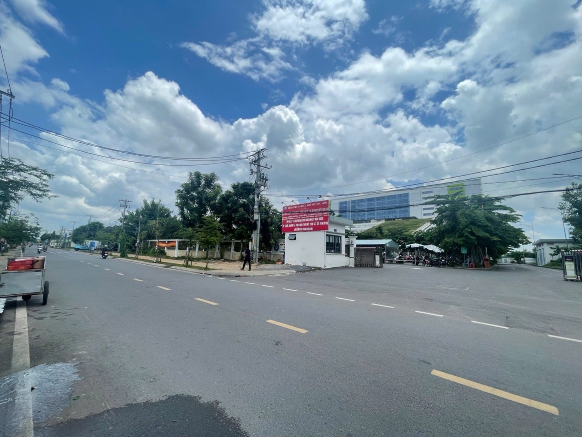 Bán nhà cấp 4 gần Bệnh viện Hóc Môn, diện tích 48m2, hẻm xe hơi thông thoáng