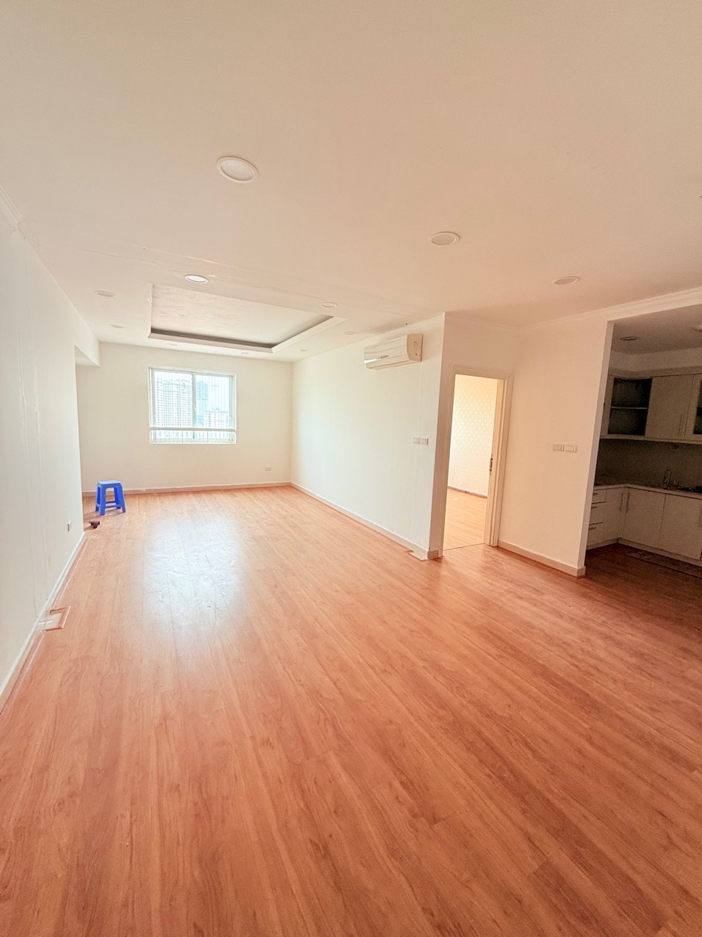 Bán căn hộ 2 phòng ngủ view Hồ Tây tại chung cư Oriental Westlake Tây Hồ -DT 91m2 -Sổ sẵn -Giá 9 tỷ