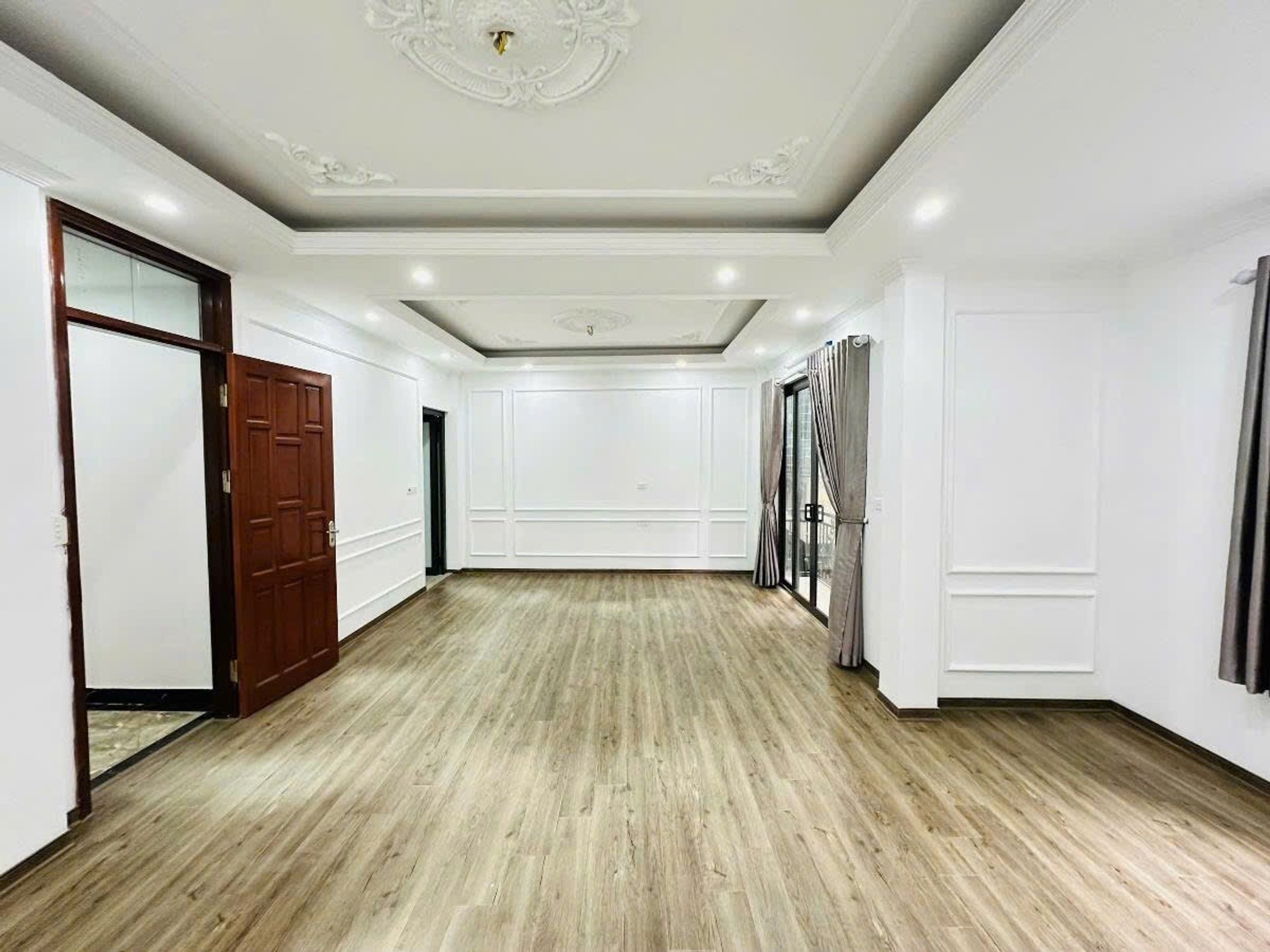 Nhà lô góc mới xây, vị trí đắc địa tại Tôn Đức Thắng, cơ hội hiếm có để sở hữu