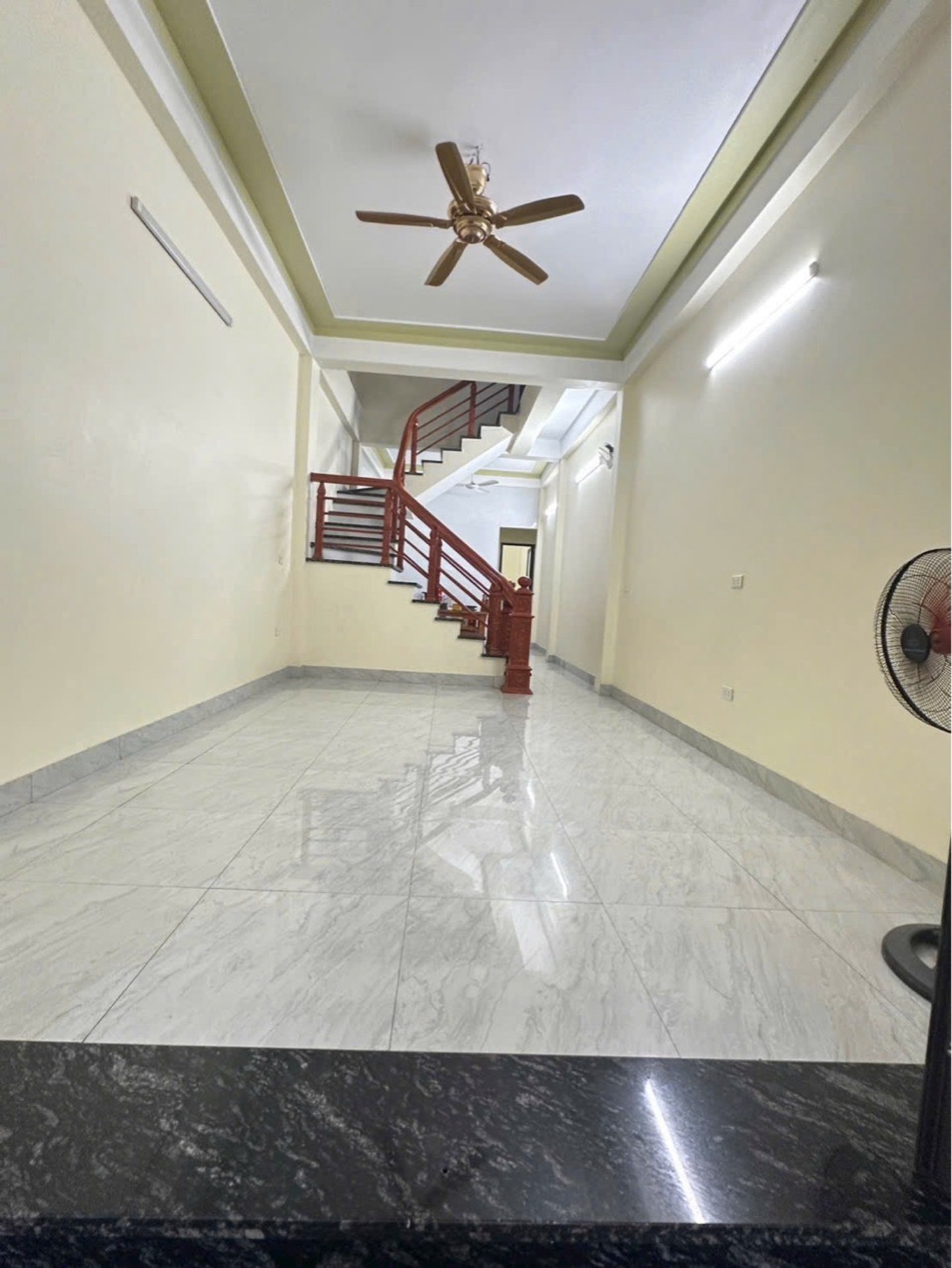 Nhà 2 tầng mới xây, 3 phòng ngủ, diện tích 70m2 tại Mê Linh, Hà Nội