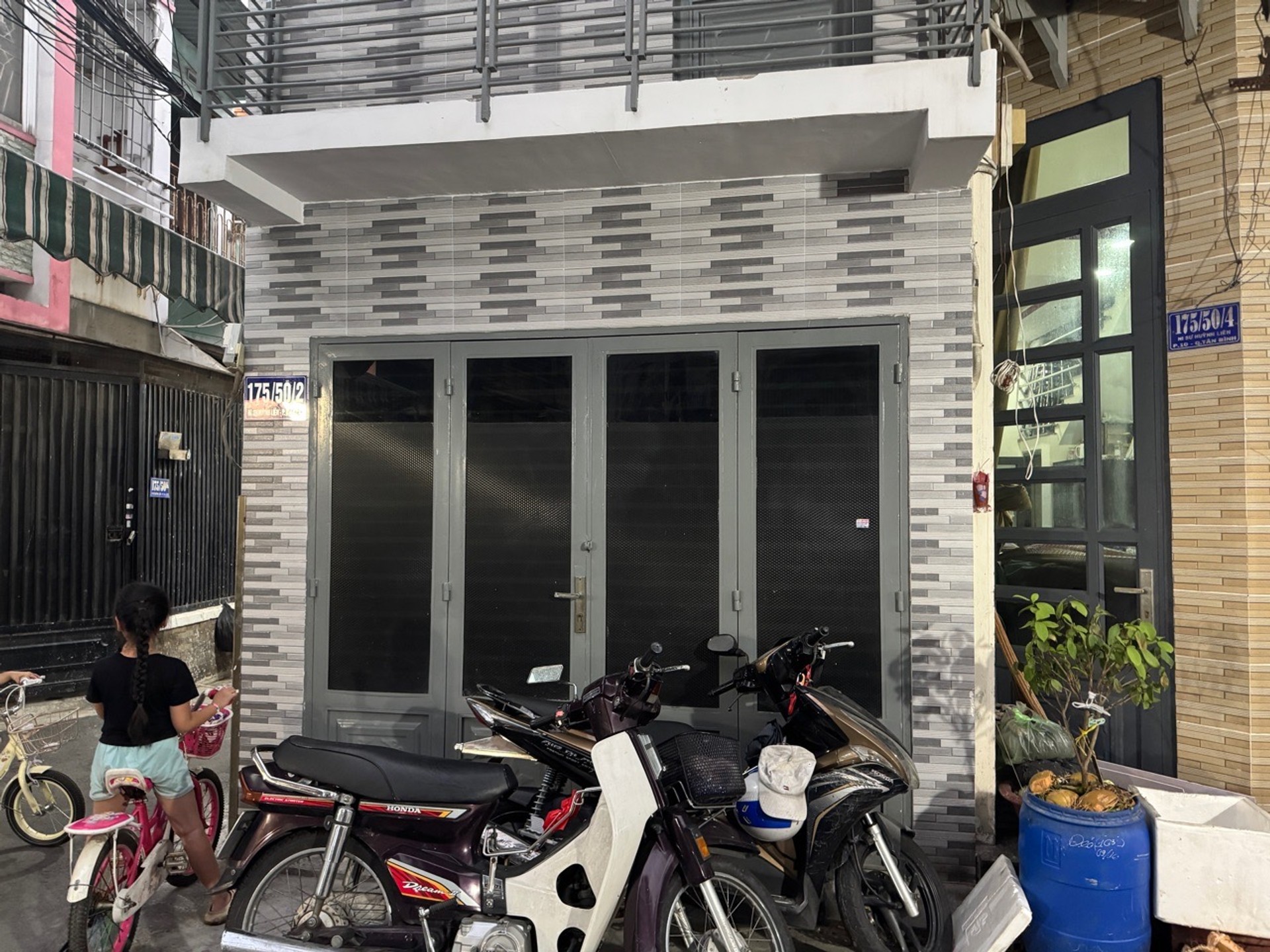 Bán nhà riêng 2 tầng phường Bảy Hiền, diện tích 8.2m², xe hơi đậu cửa