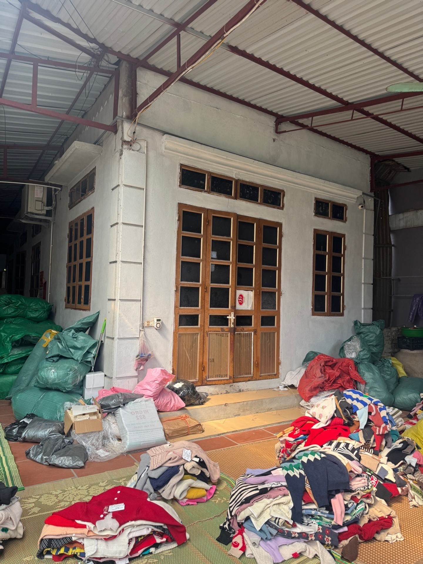 Bán nhà riêng 1 tầng tại Yên Vinh, Quang Minh, Mê Linh, Hà Nội, mặt tiền 5,5m, gần chợ