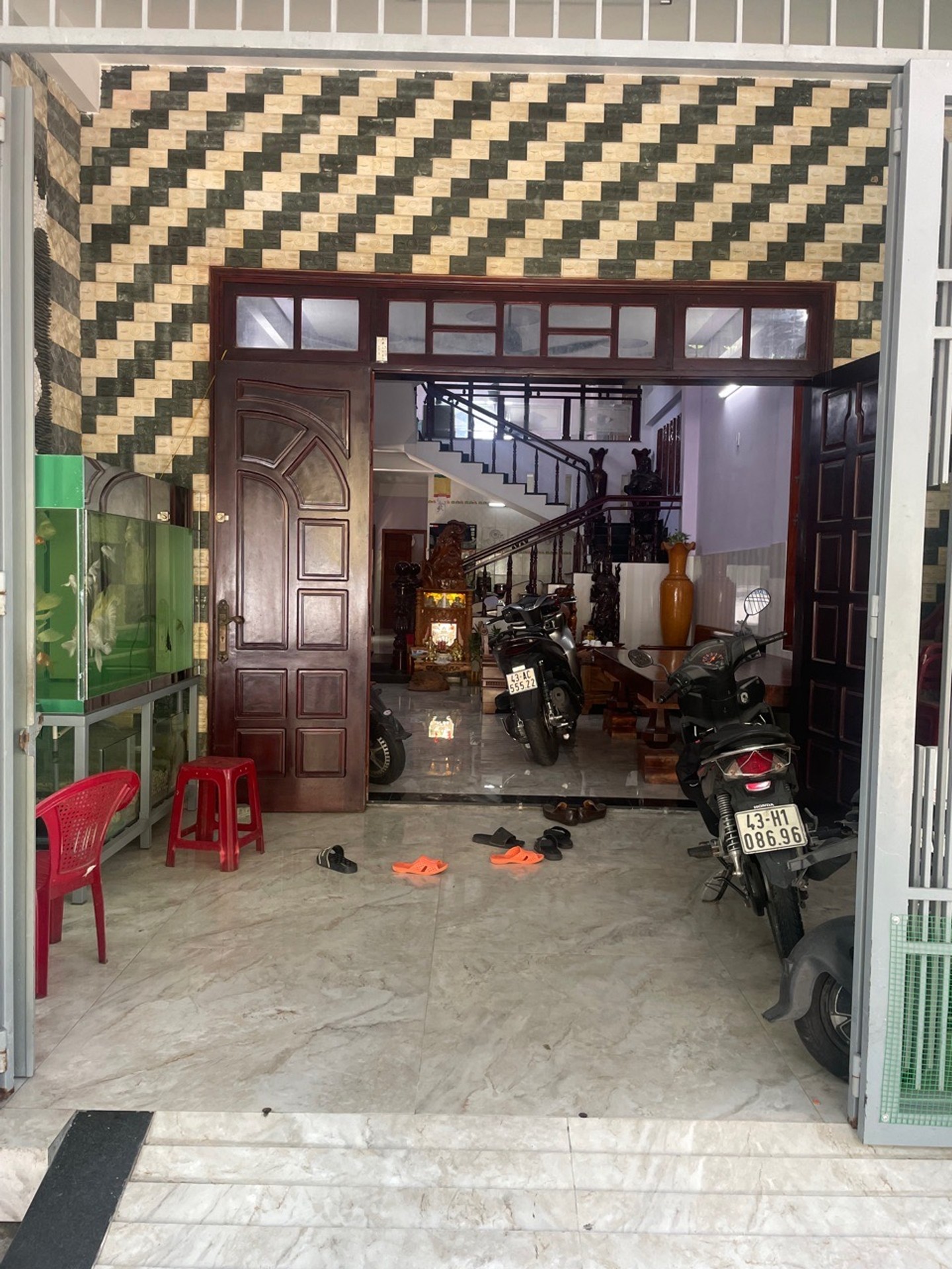 Bán nhà, mặt tiền, Doãn Ẩn, 108m x 3 tầng, giá 13.2 tỷ, thương lượng