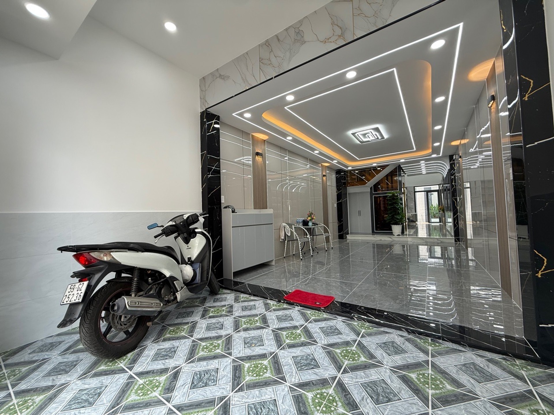 Bán nhà mặt phố 5 tầng diện tích 76m2 tại Trung Mỹ Tây