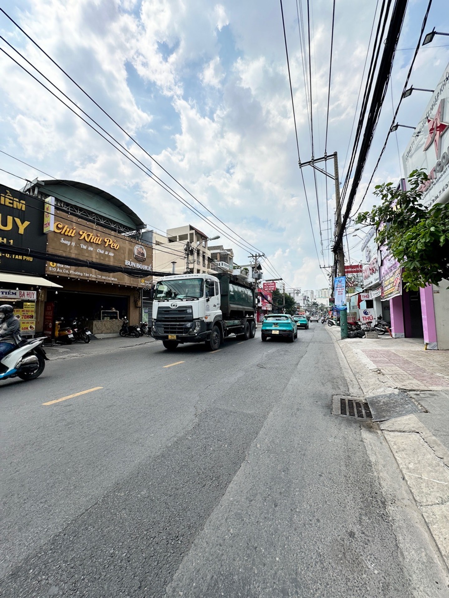 Cơ Hội Hiếm Có Sở Hữu Nhà 2 Tầng Hẻm Xe Hơi Gần Trung Tâm Tân Bình