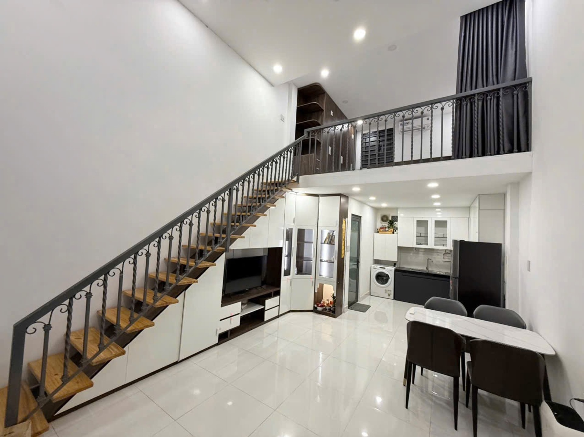 NHÀ 2 TẦNG – 41M² – FULL NỘI THẤT – 4,2 Đ – PHÚ THUẬN Q7