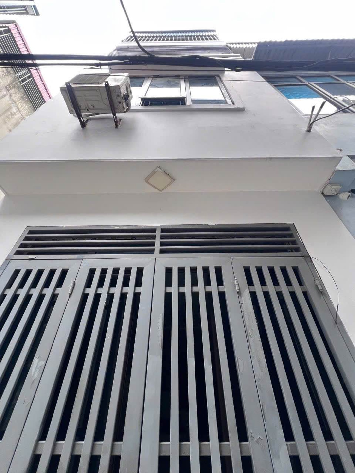 Nhà 4 tầng gần CĐ FPT Trịnh văn bô , Oto , DT 38m2 4ngủ