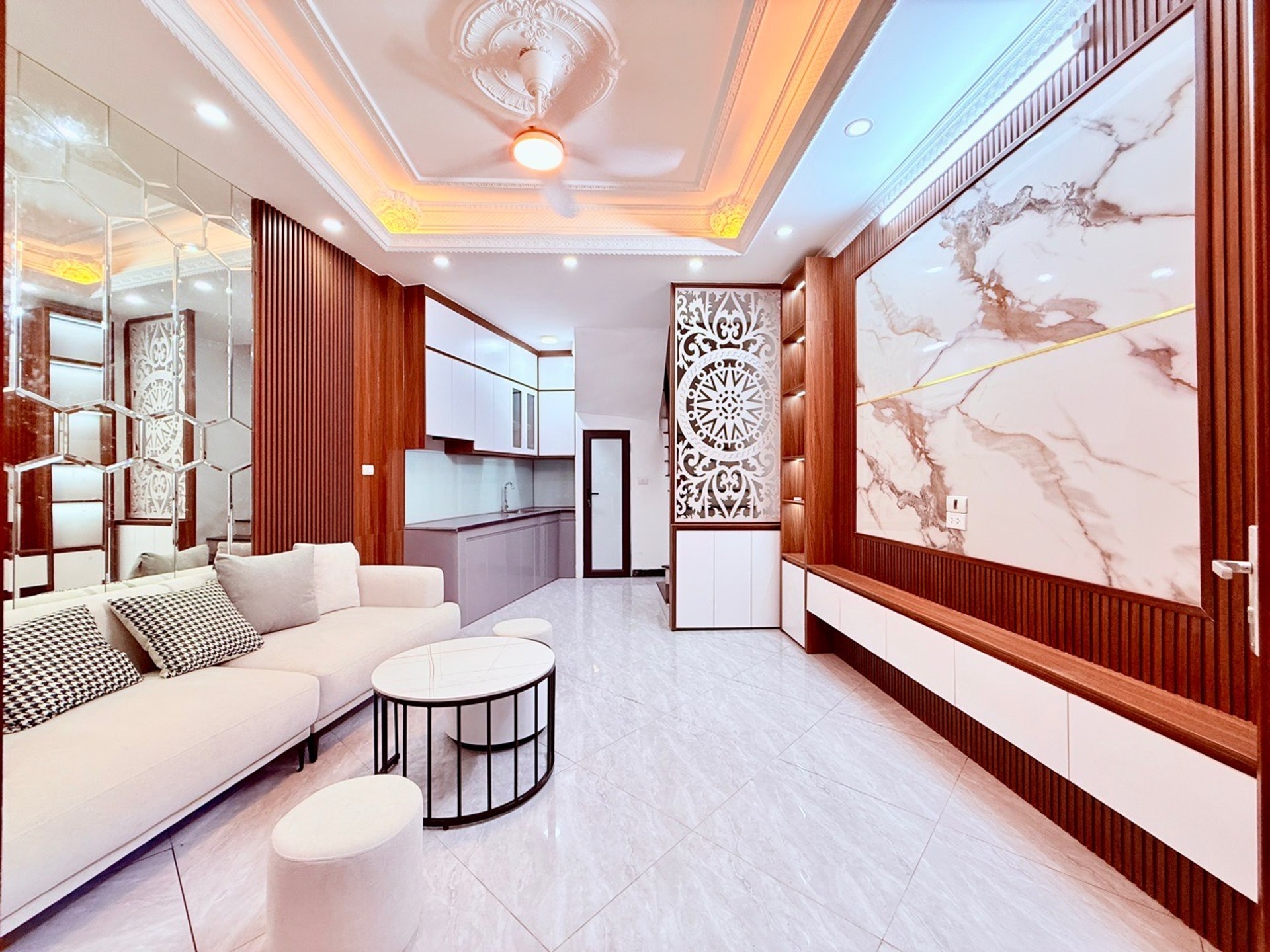 XUÂN ĐỈNH, Nhà 5 tầng mới xây gần Tây Hồ, ô tô đỗ sát cửa, 30m2