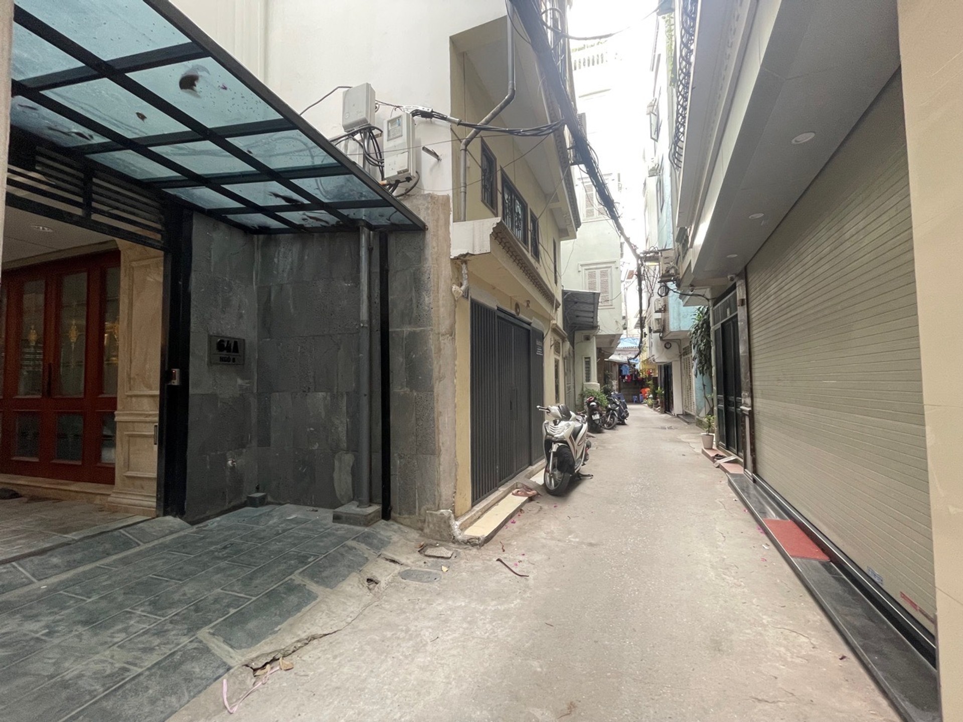 🌹#BÀ_TRIỆU NHÀ MỚI-SÁT PHỐ-NGÕ RỘNG Ô TÔ QUA CỔNG-THANG MÁY-DT 40M X 5TẦNG-14,3 TỶ(có thương lượng