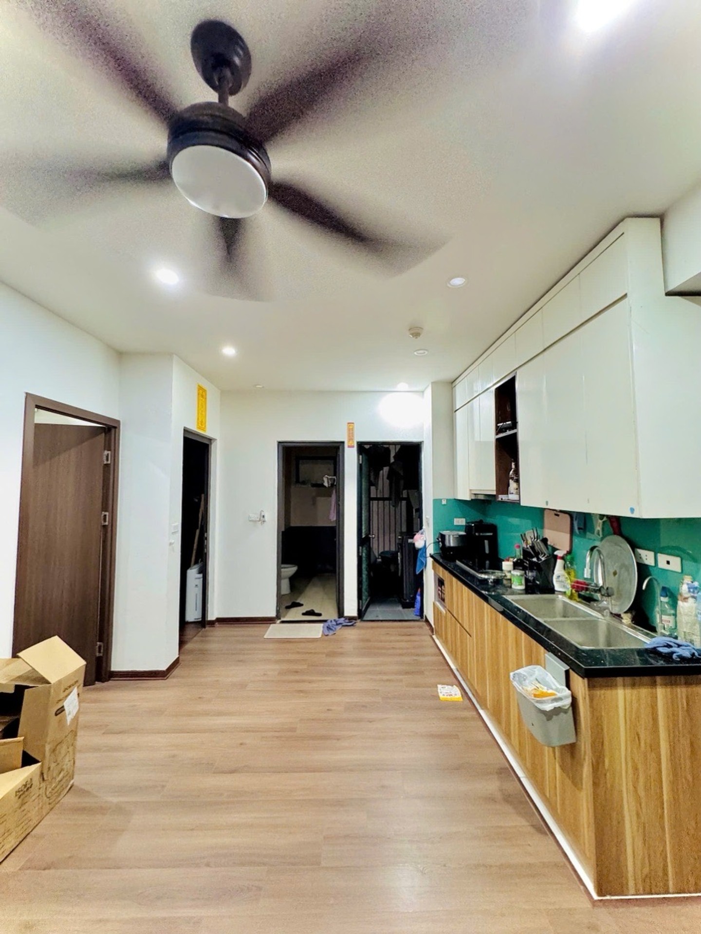 Bán căn hộ 2 phòng ngủ tại Nghiêm Xuân Yêm, thiết kế rộng rãi, nội thất cơ bản