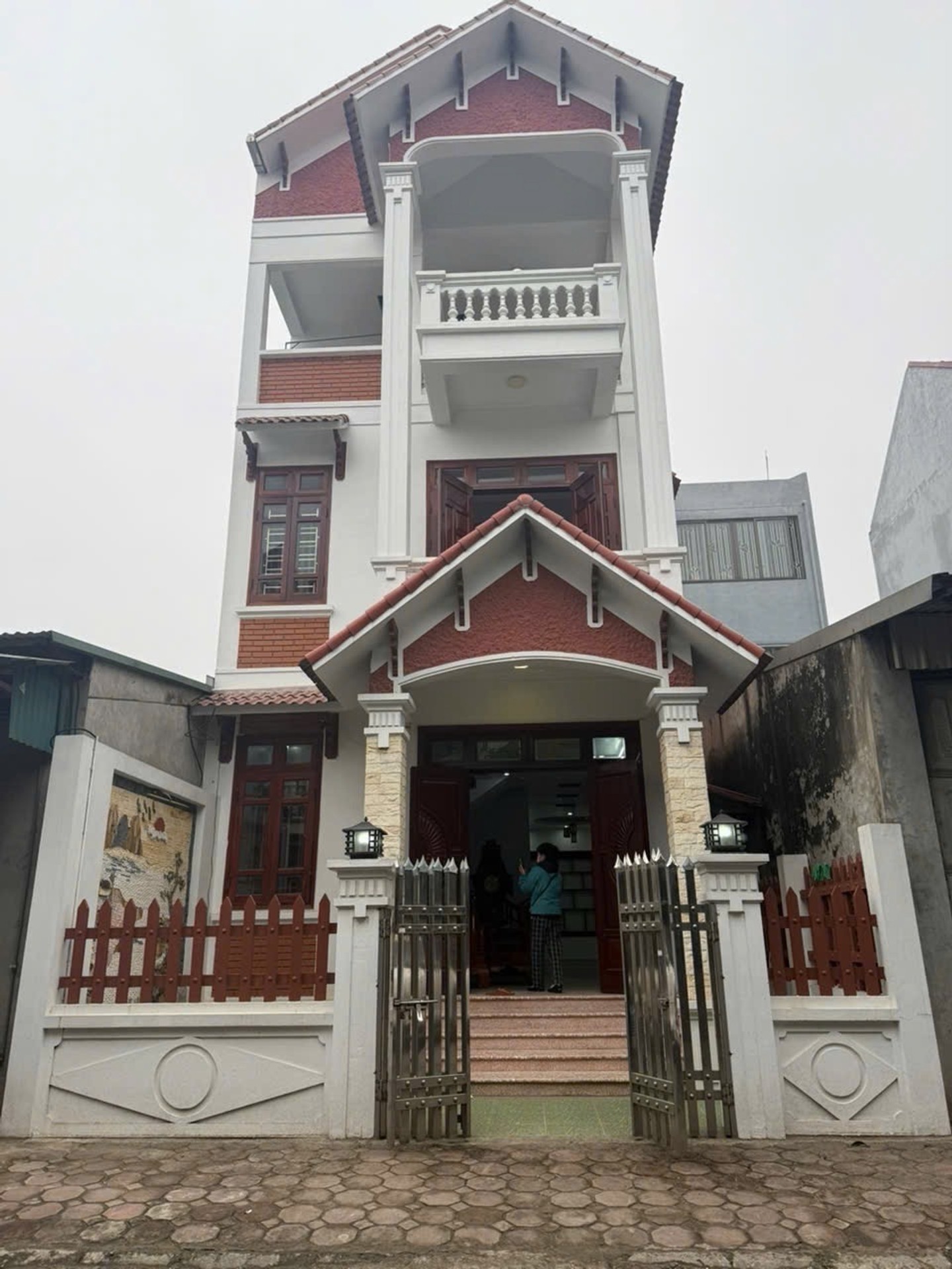 Nhà Biệt Thự Kiểu Hiện Đại Mặt Đường Ô Tô, Phú Nhi