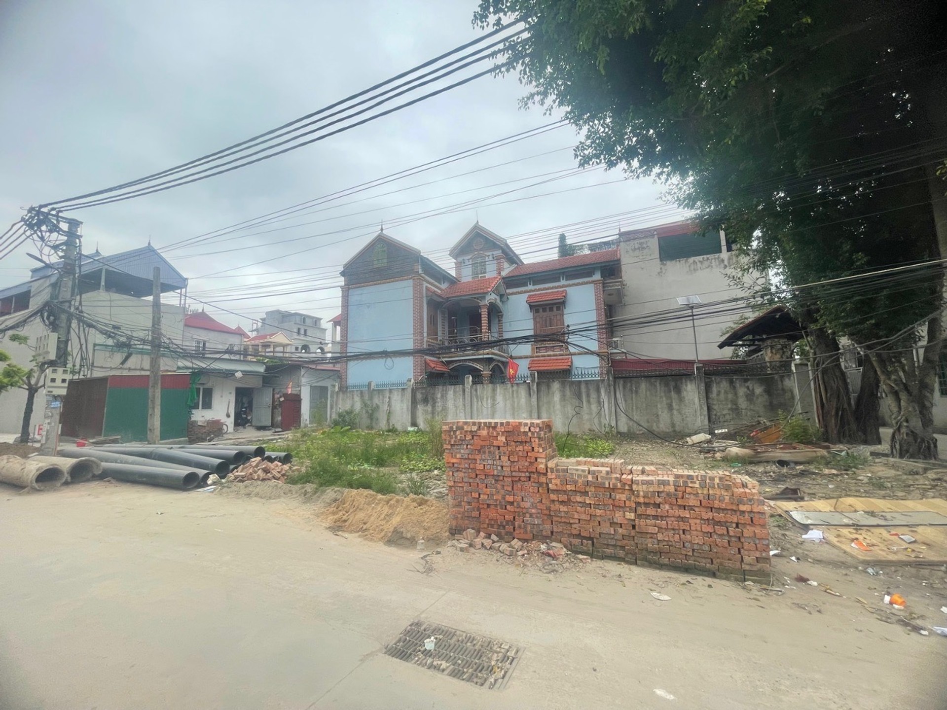 Bán đất lô góc 80m² khu vực Võng La, mặt tiền rộng, kinh doanh thuận lợi