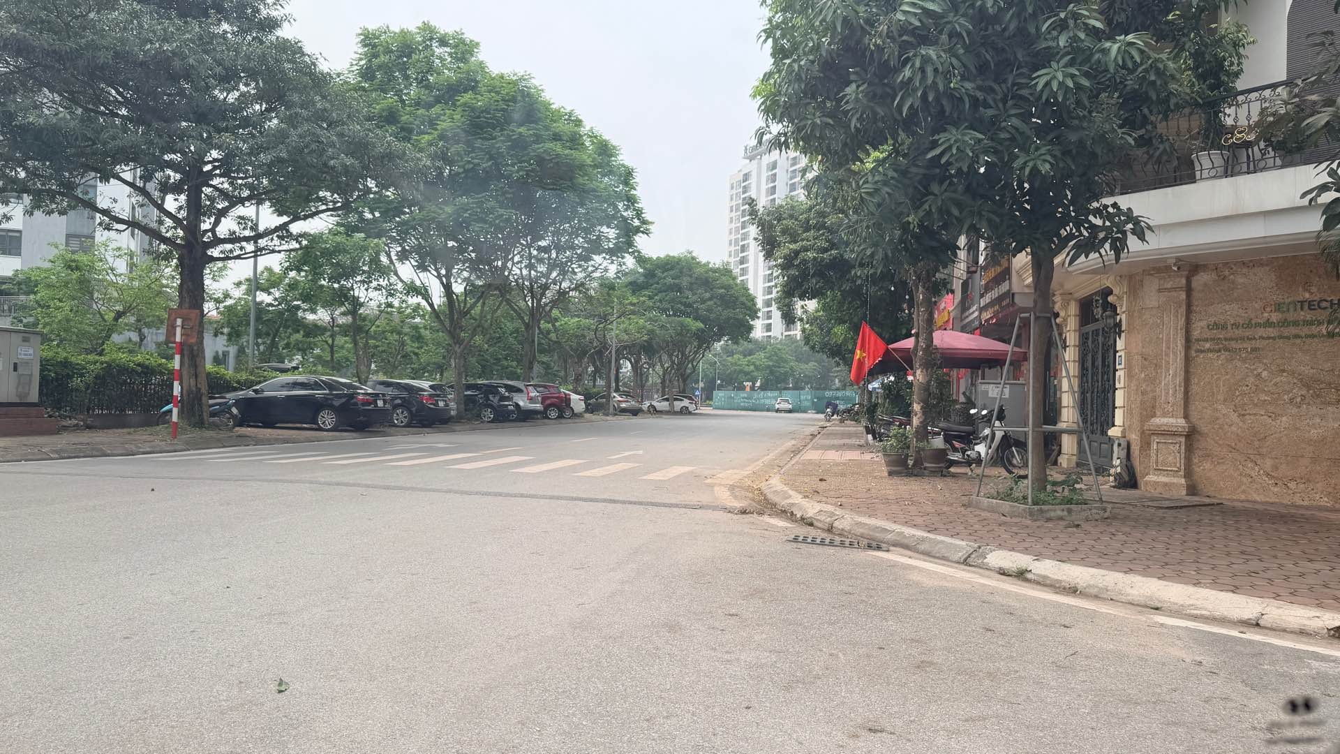 BÁN ĐẤT TÁI ĐỊNH CƯ GIANG BIÊN, VIỆT HƯNG 90M2- MT 4.1m- MẶT CÔNG VIÊN THOÁNG - 20.6 TỶ