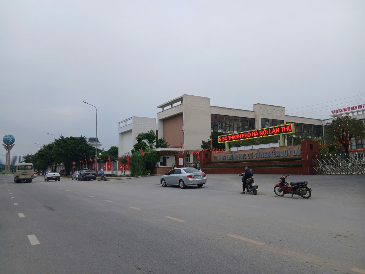 Bán nhà Quang Tiến, 45m2, 5PN, nhà đẹp full nội thất, lô góc vào ở ngay, giá 10.68 tỷ