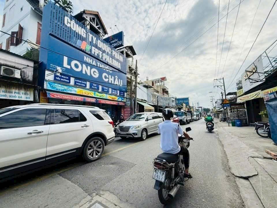 🔥🔥NHÀ C4 CŨ TIỆN XÂY MỚI 1/ ĐS5 LINH XUÂN, TP. THỦ ĐỨC
📍Vị trí: Ngay chợ và UBND P. Linh Xuân. C