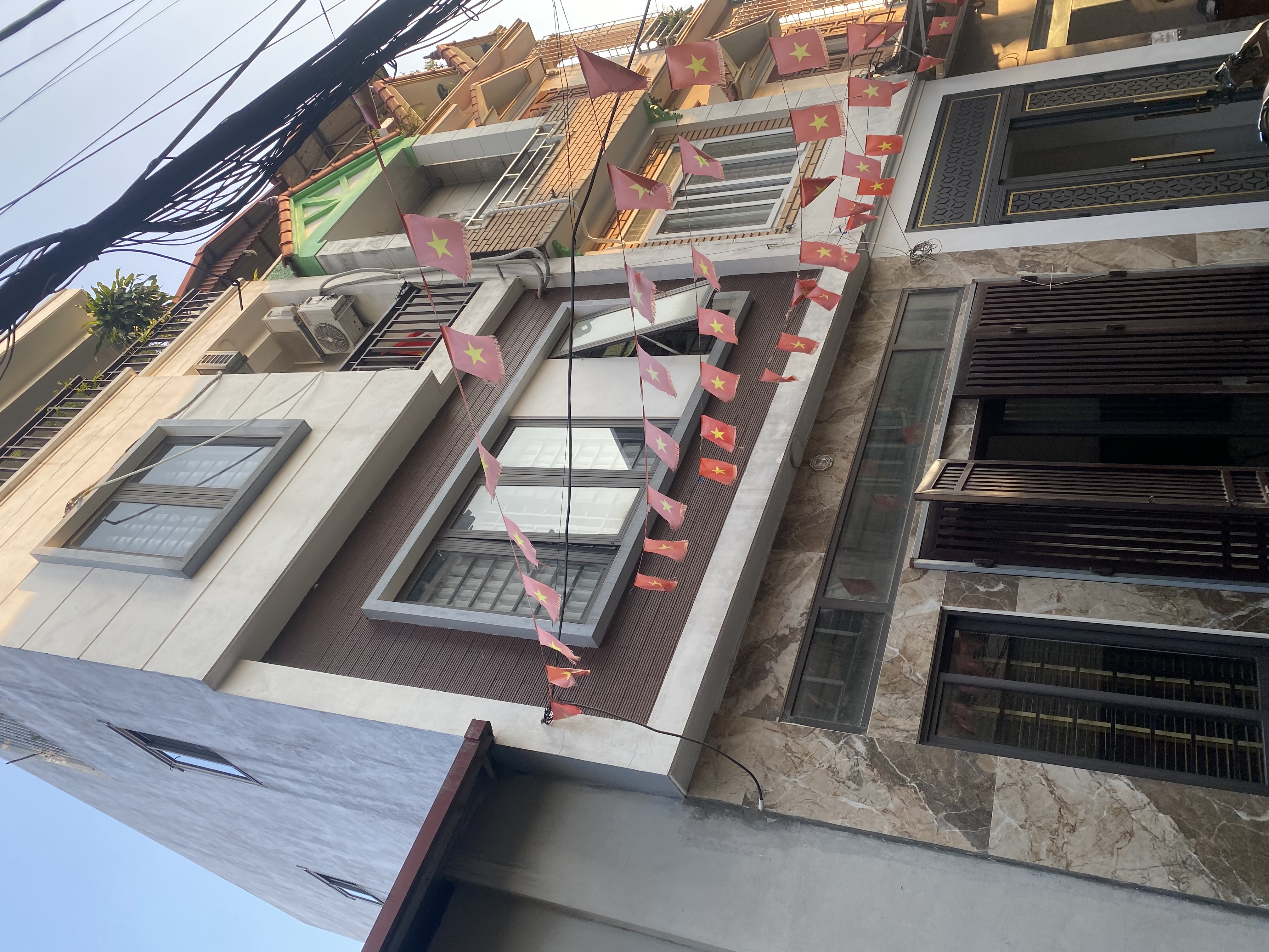 Doanh ô tô tránh
Sắt cầu Thăng Long nhỉnh 3 ty