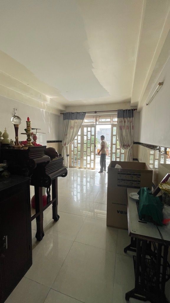 Bán nhà mặt phố 5 tầng giá 23 tỷ, diện tích 86m2 tại Bàu Cát