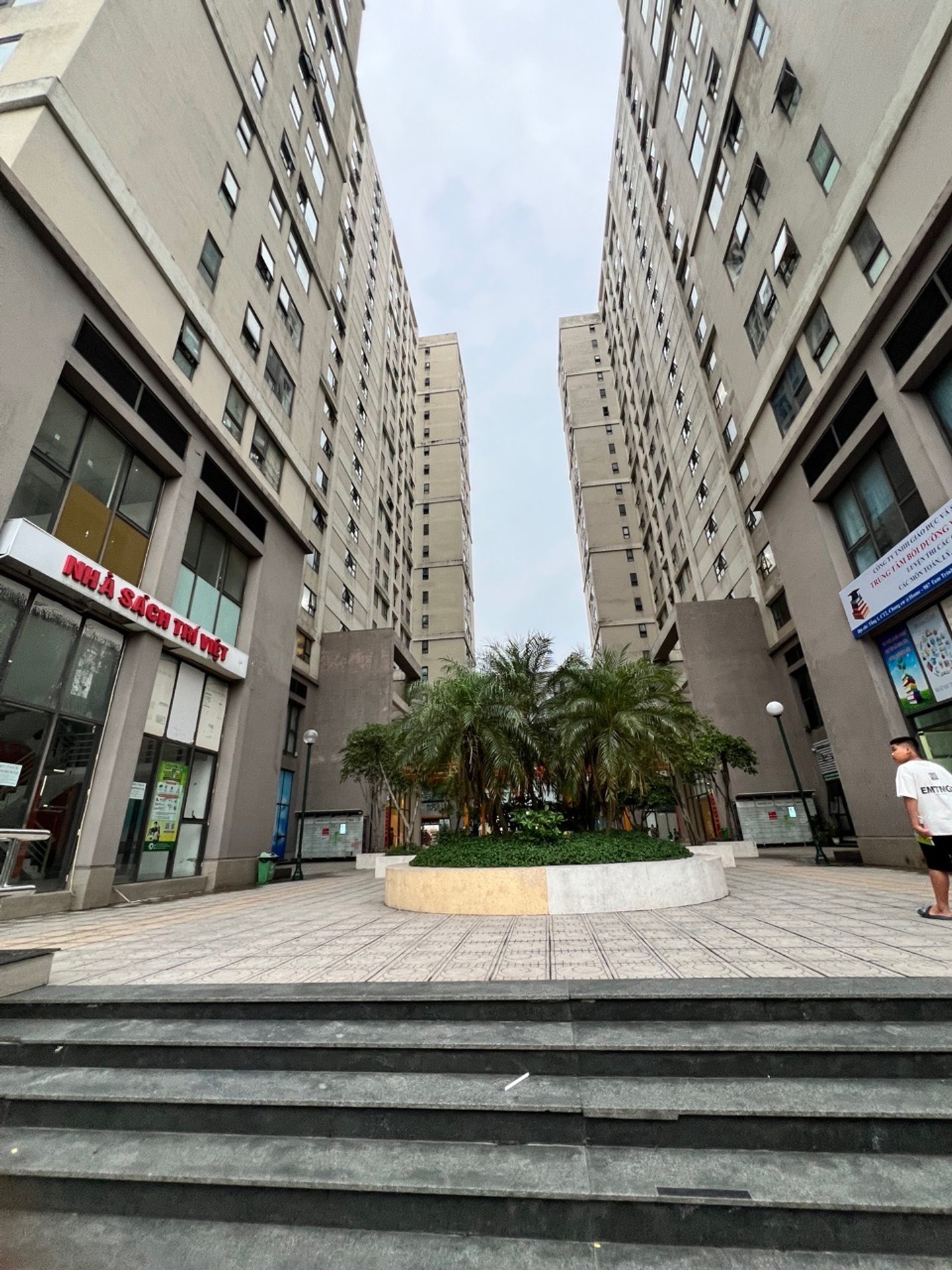 Chung cư 2 ngủ có sổ đỏ/ gần ga metro số 3 / tam trinh / yên sở / đường đã mở rộng 60m/ 0866863387