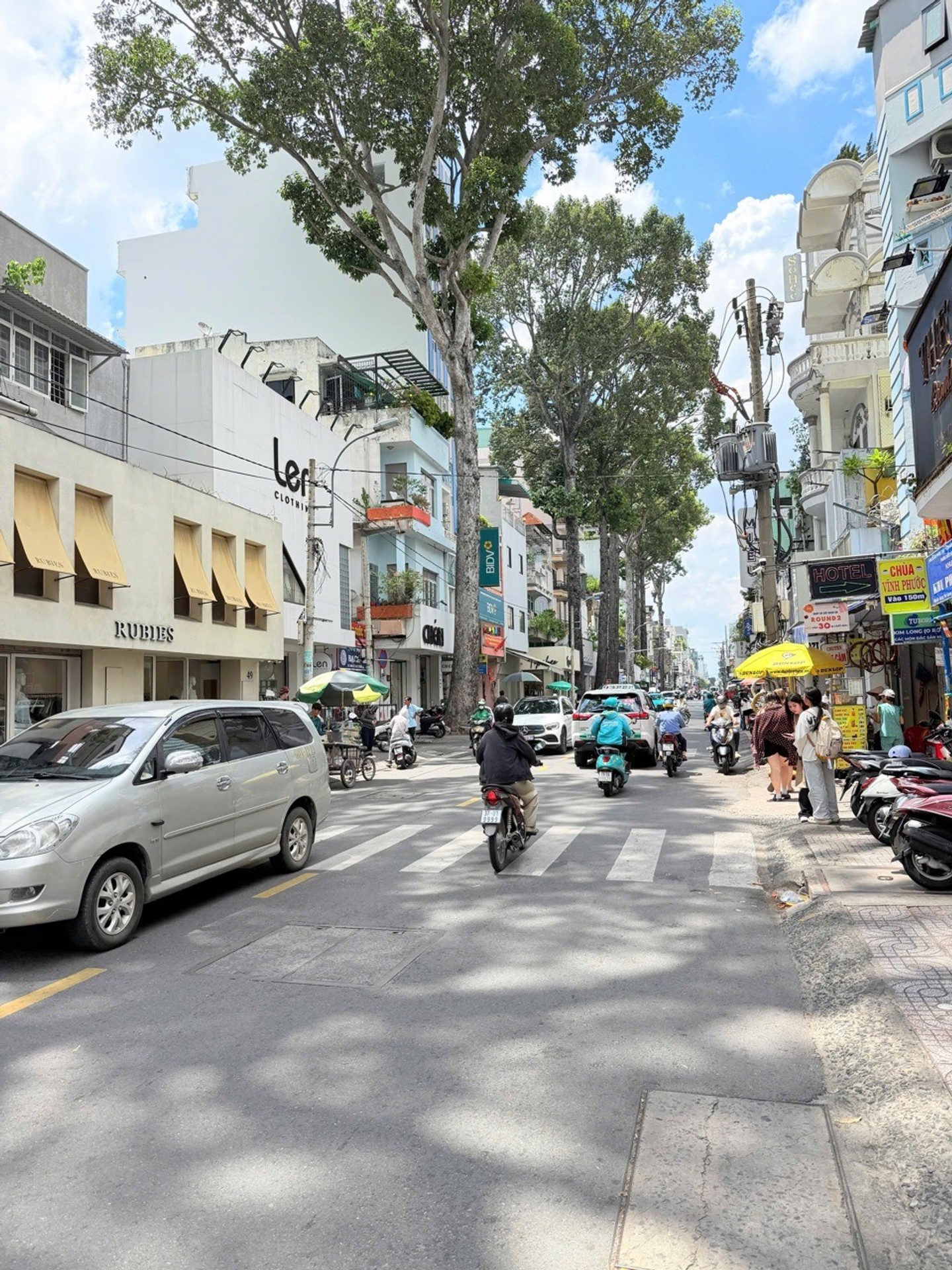 Nhà mặt tiền sầm uất quận 3 – 7 phòng ngủ, kinh doanh cực đỉnh