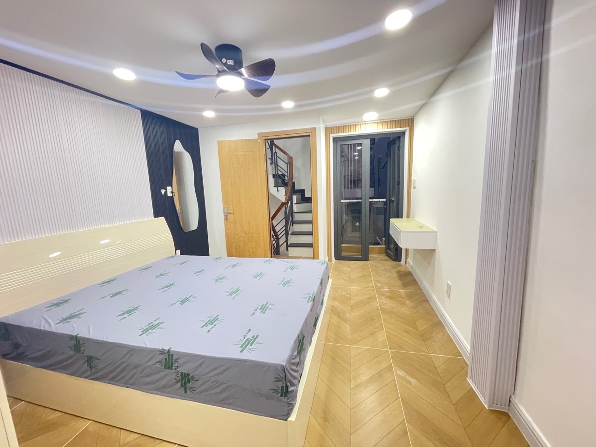 Bán nhà đẹp ở ngay Nguyễn Văn Cừ 3 tầng chỉ 4.45 tỷ thương lượng tốt