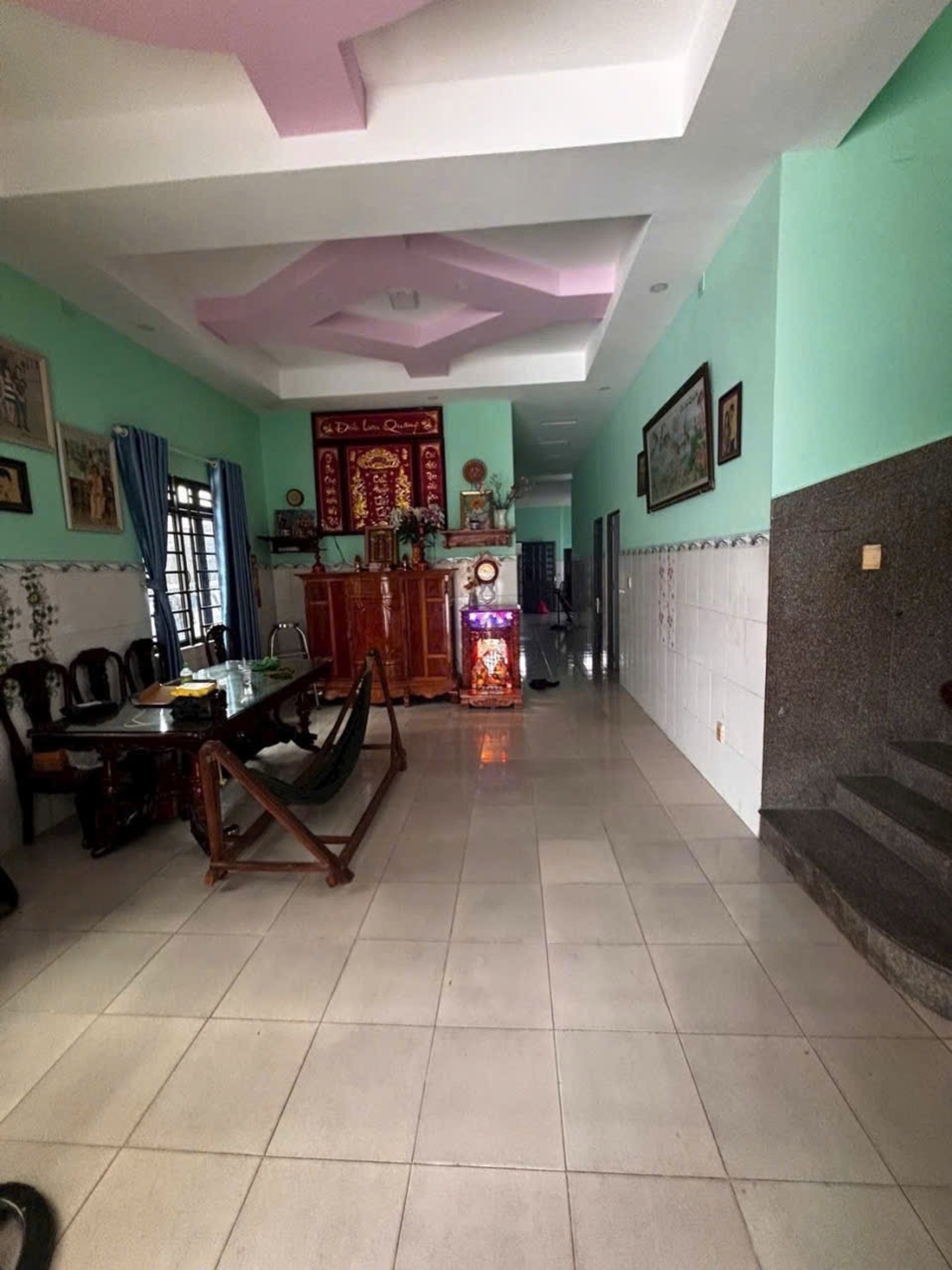 Nhà 2 tầng 6 phòng ngủ mặt tiền rộng 14,5m ở Bình Chánh
