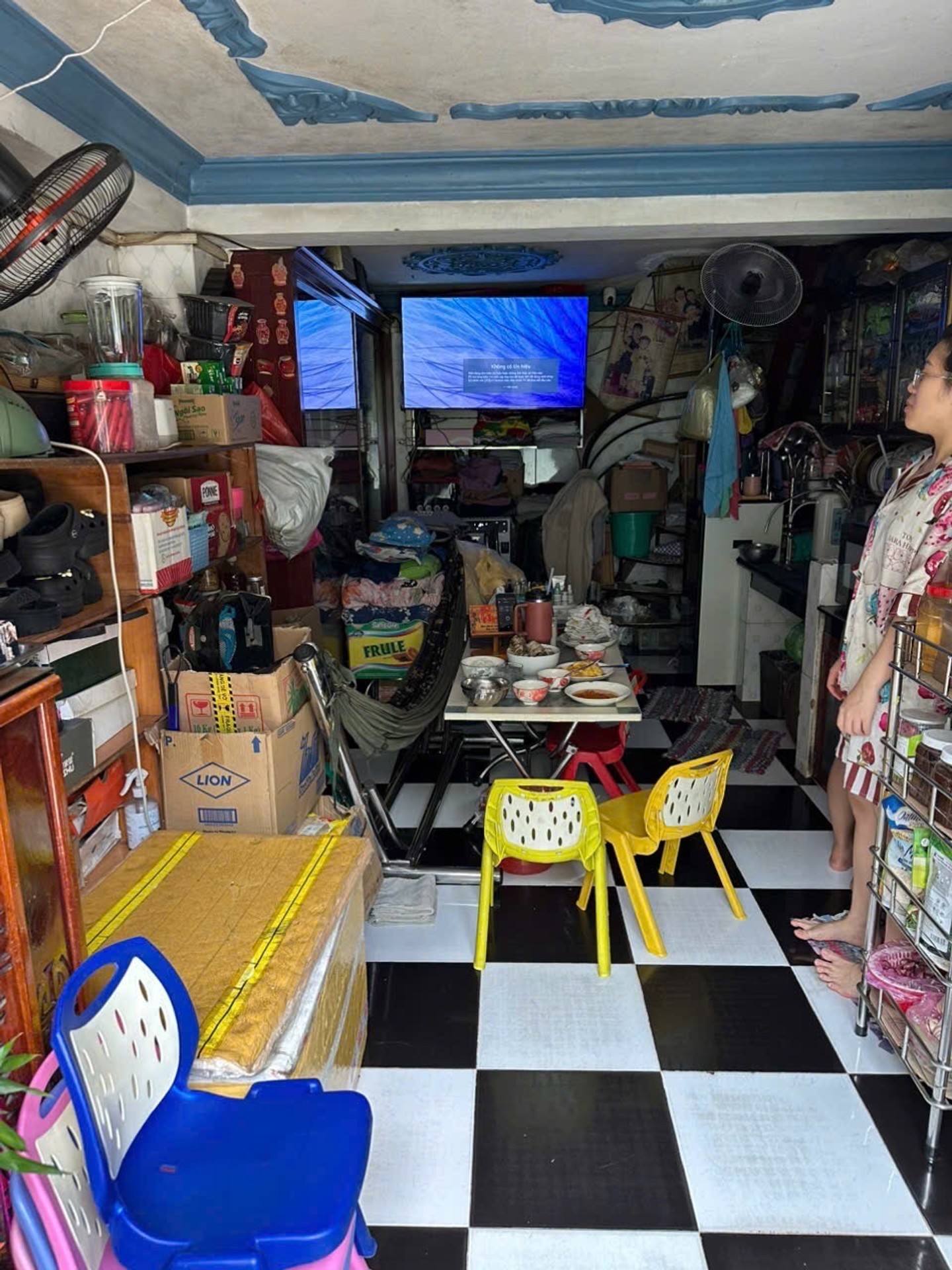 Nhà riêng 3 tầng, 20m2, 2 phòng ngủ, hẻm xe hơi tại An Lạc