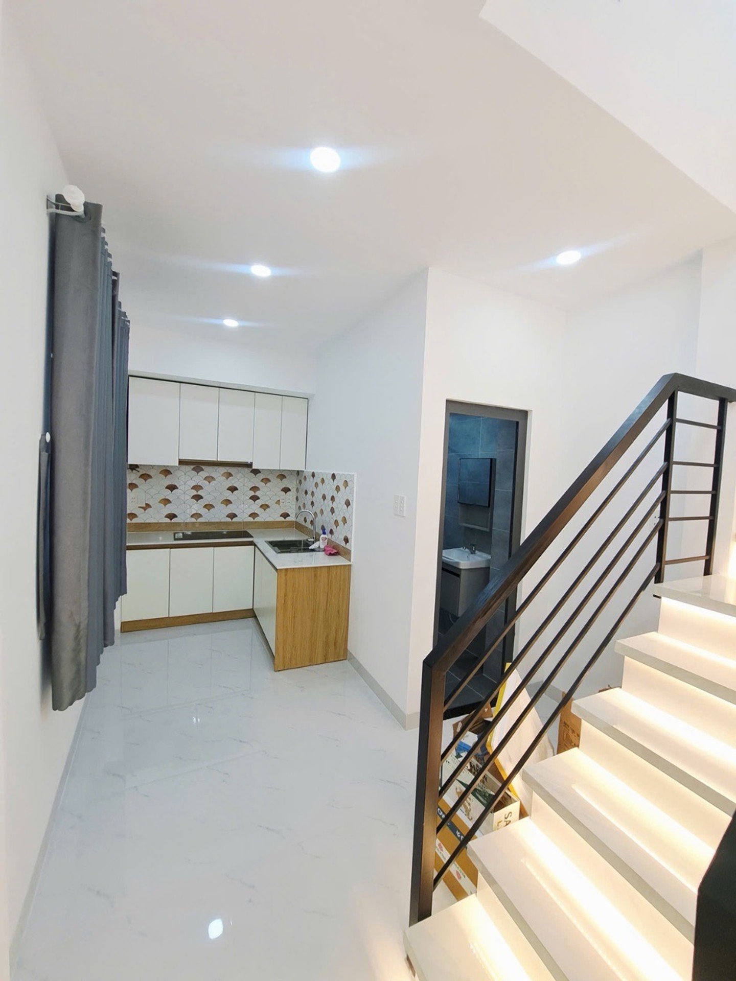 Bán nhà 2 tầng rộng 24m2 mặt tiền 8m tại Phan Anh giá 3,98 tỷ