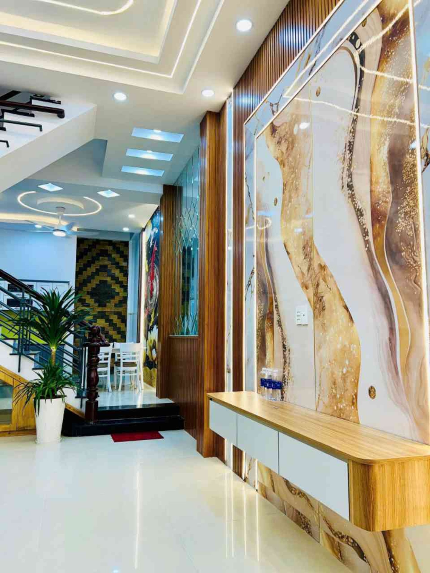 HIẾM - HẺM 7M XE HƠI VI VU -HƯƠNG LỘ 25 - GIÁP TÂN PHÚ - NHÀ 3 TẦNG KIÊN CỐ MỚI ĐẸP -4PN.CHỈ 5.5TY.