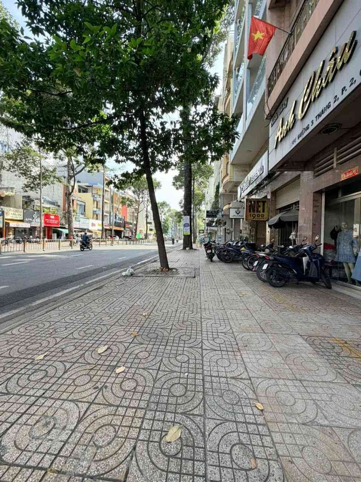 Bán nhà 2 mặt tiền 5 tầng tại quận 11, diện tích 49m2