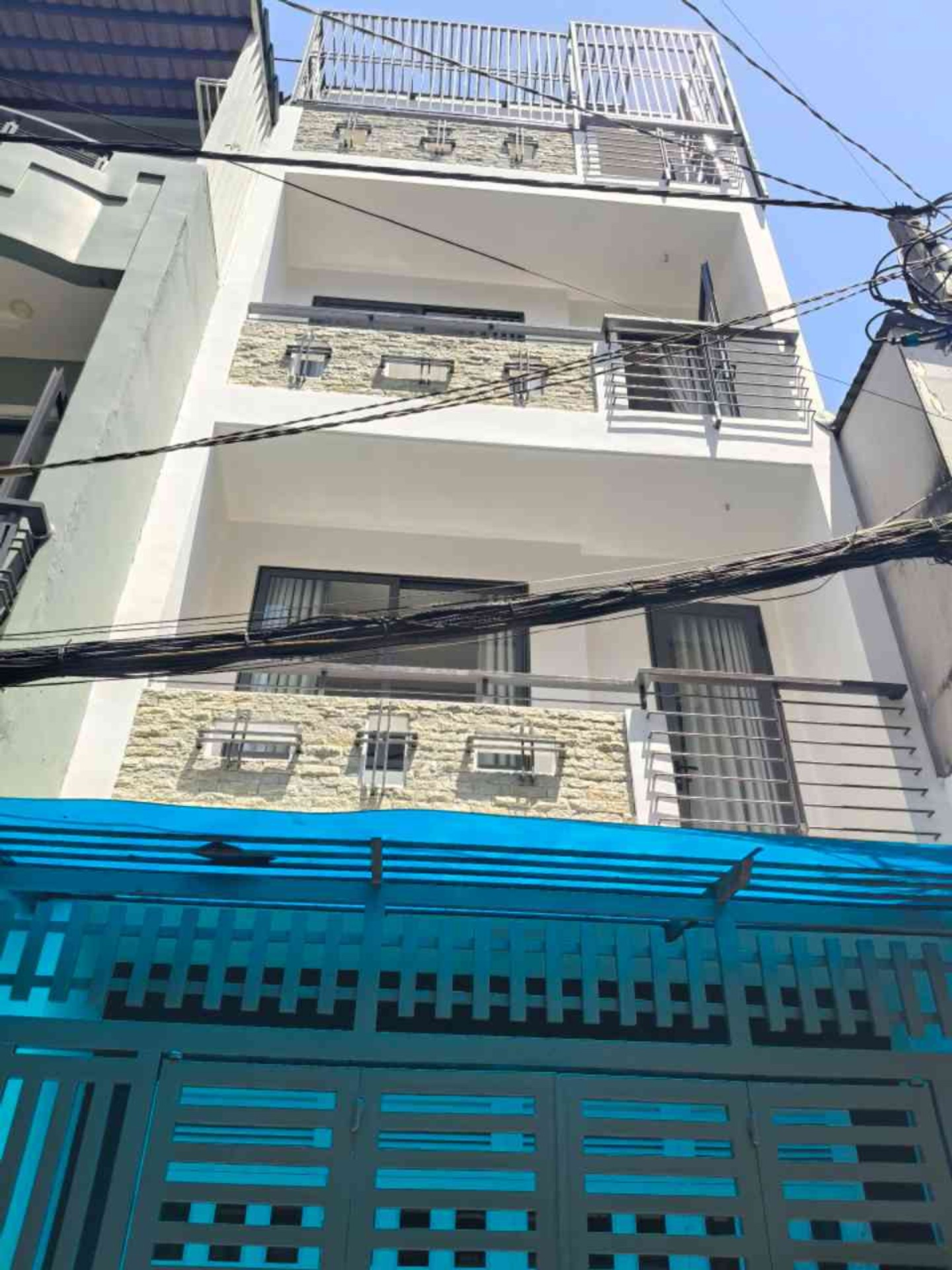 MẶT TIỀN HẺM KINH DOANH ĐỈNH - THÔNG TỨ LUNG TUNG - 7 CHỖ CHẠY QUANH NHÀ - SHR MỚI TINH.