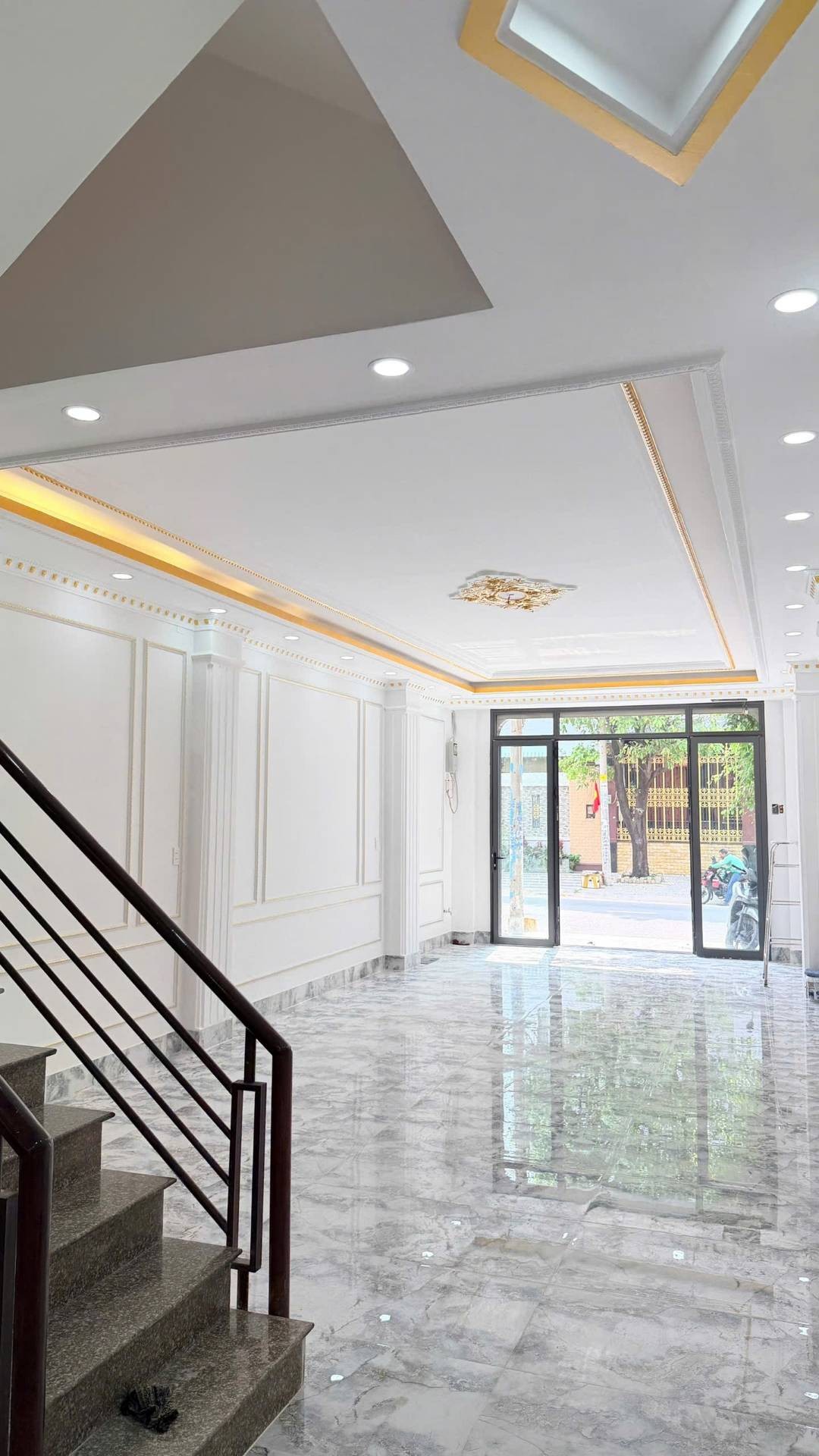 Nhà Mặt Phố Sầm Uất KDC Tên Lửa, Sẵn Sàng Kinh Doanh