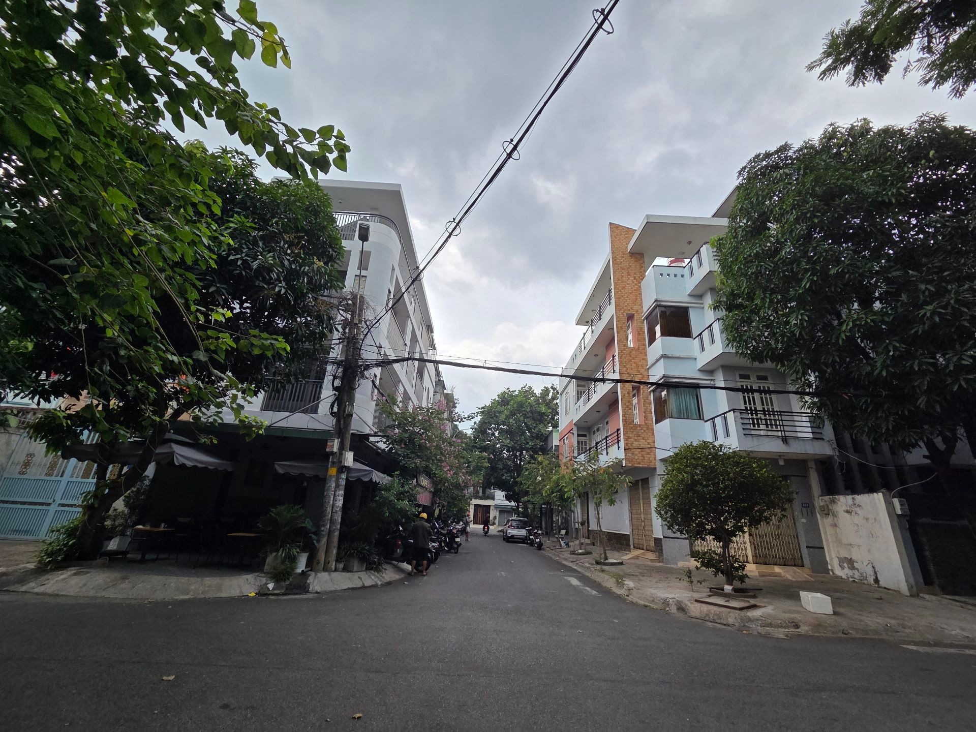 Căn góc 2 mặt tiền kinh doanh sầm uất tại khu Tên Lửa