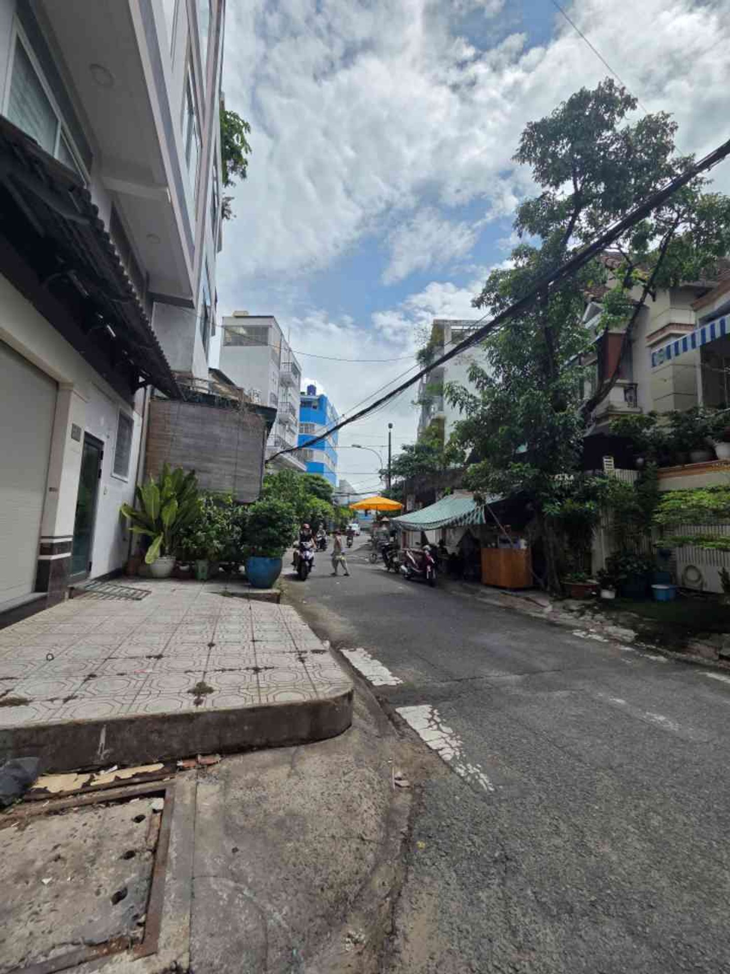 Bán nhà mặt phố 5 tầng khu Bình Phú, giá 13,5 tỷ