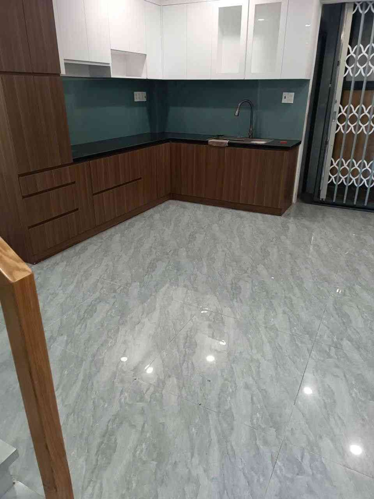 Nhà 4 tầng 4 phòng ngủ hướng Đông, giá 6,3 tỷ tại Bình Tân