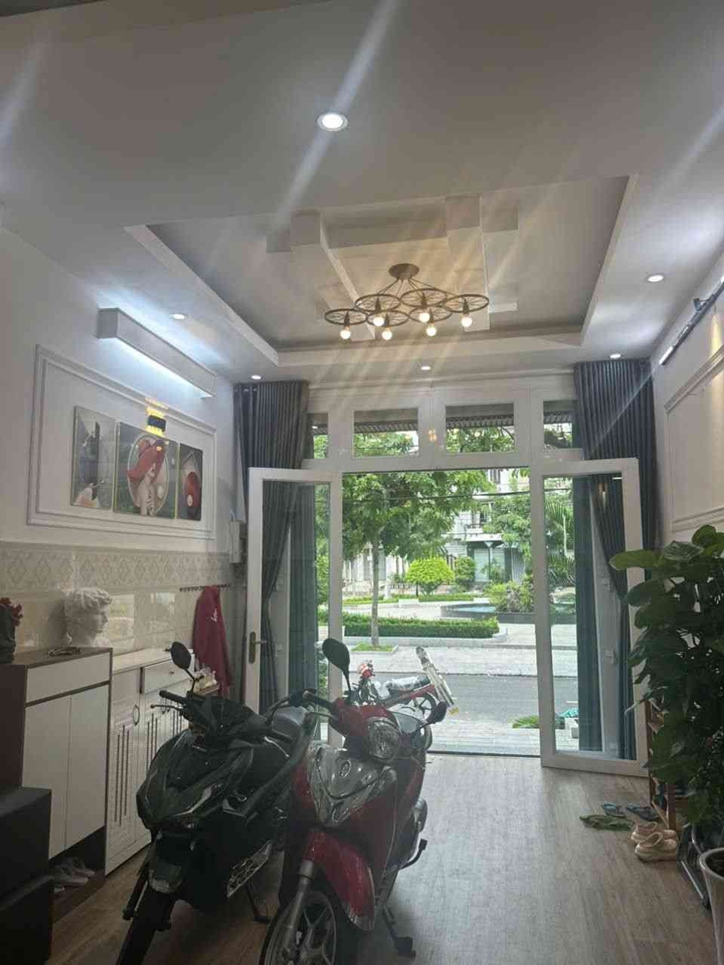 Nhà mặt phố 4 tầng mới tại Bình Phú, mặt tiền 4m, giá 12.49 tỷ