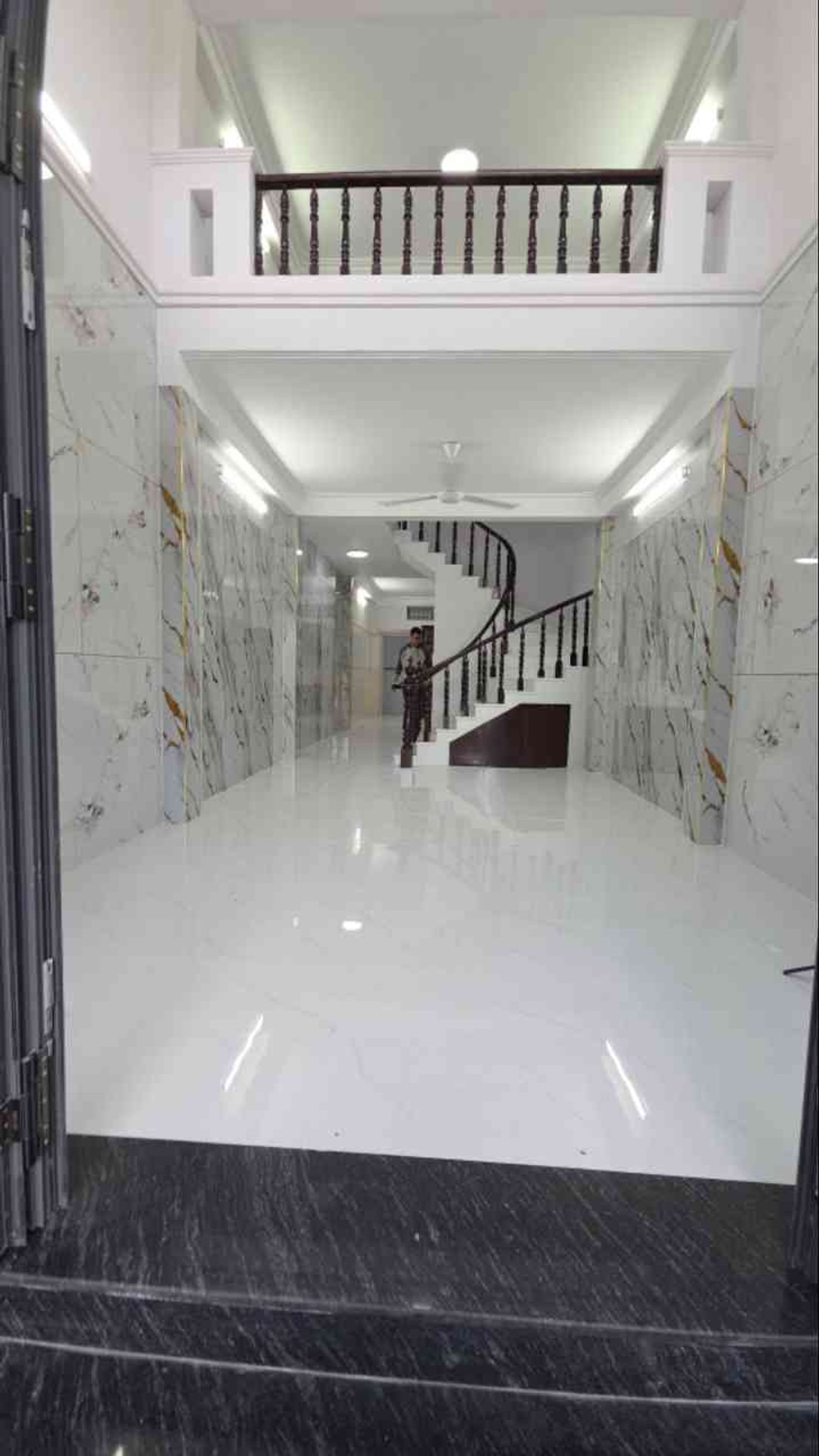Bán nhà mặt phố 5 tầng, view công viên, Bình Phú 1, 76m2