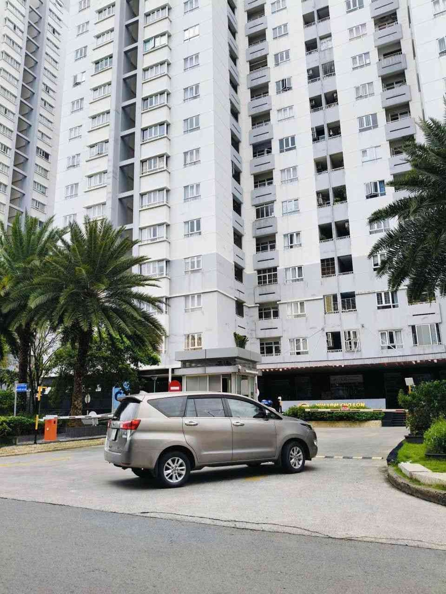 Nhà 5 tầng diện tích lớn tại quận 6, thuận tiện kinh doanh