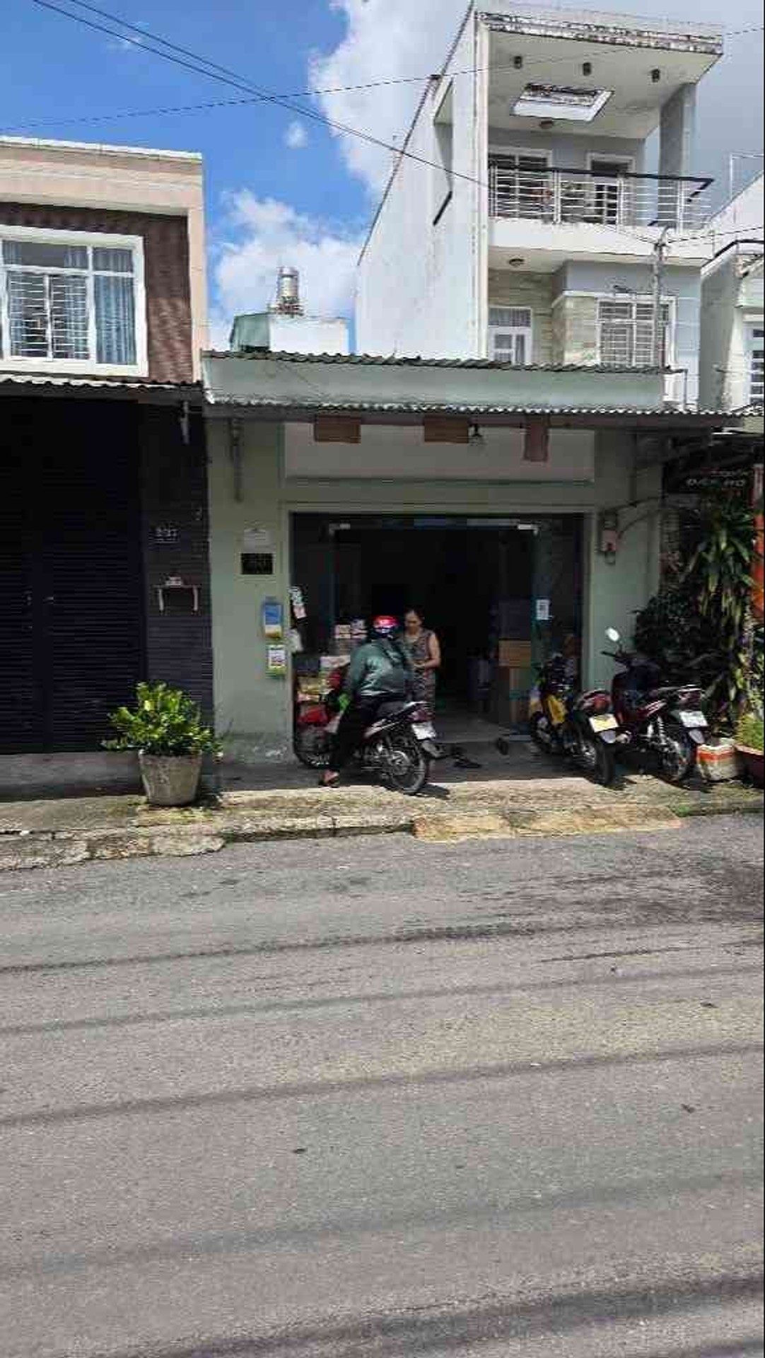 Bán nhà mặt phố xã phường ĐHT, diện tích 156m2, phù hợp xây CHDV hoặc văn phòng