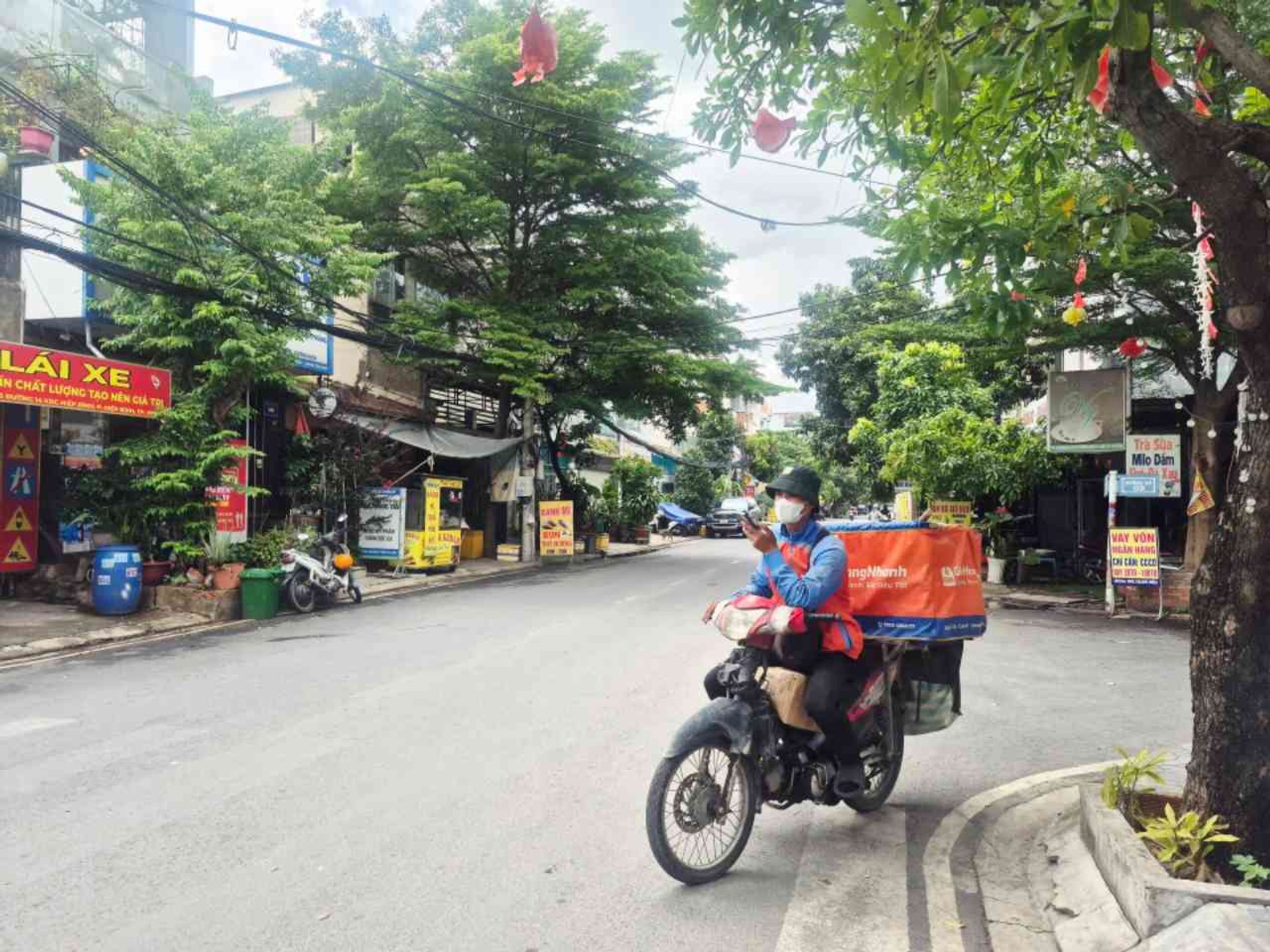 Nhà mặt phố 3 tầng, 3 phòng ngủ, phường Hiệp Bình
