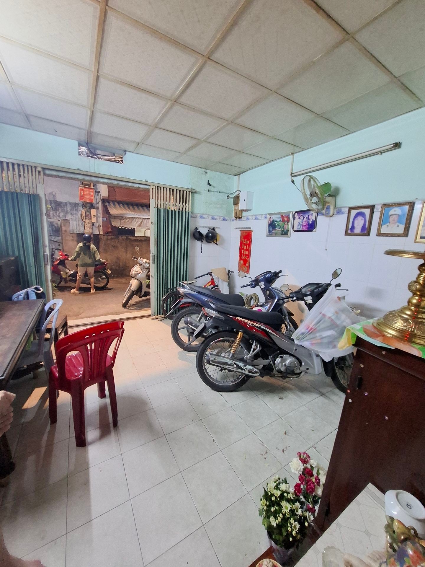 Bán nhà 2 tầng 5 phòng ngủ tại Phạm Văn Chí, giá mới 8.5 tỷ